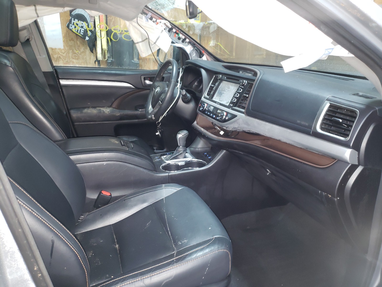 صورة رقم 5 من المزاد - 2015 TOYOTA HIGHLANDER مع VIN 5TDJKRFH6FS084217