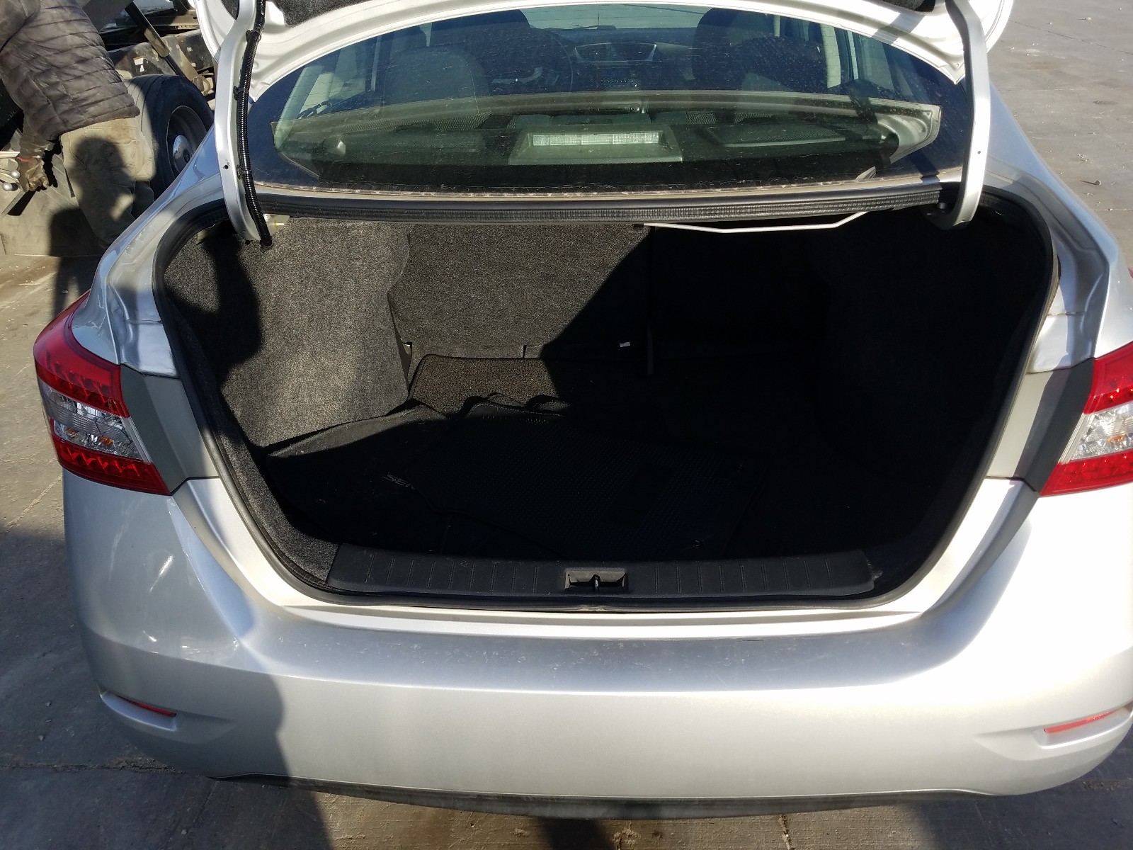 Photo 9 from auction – 2015 NISSAN SENTRA S with VIN 3N1AB7AP1FY342237