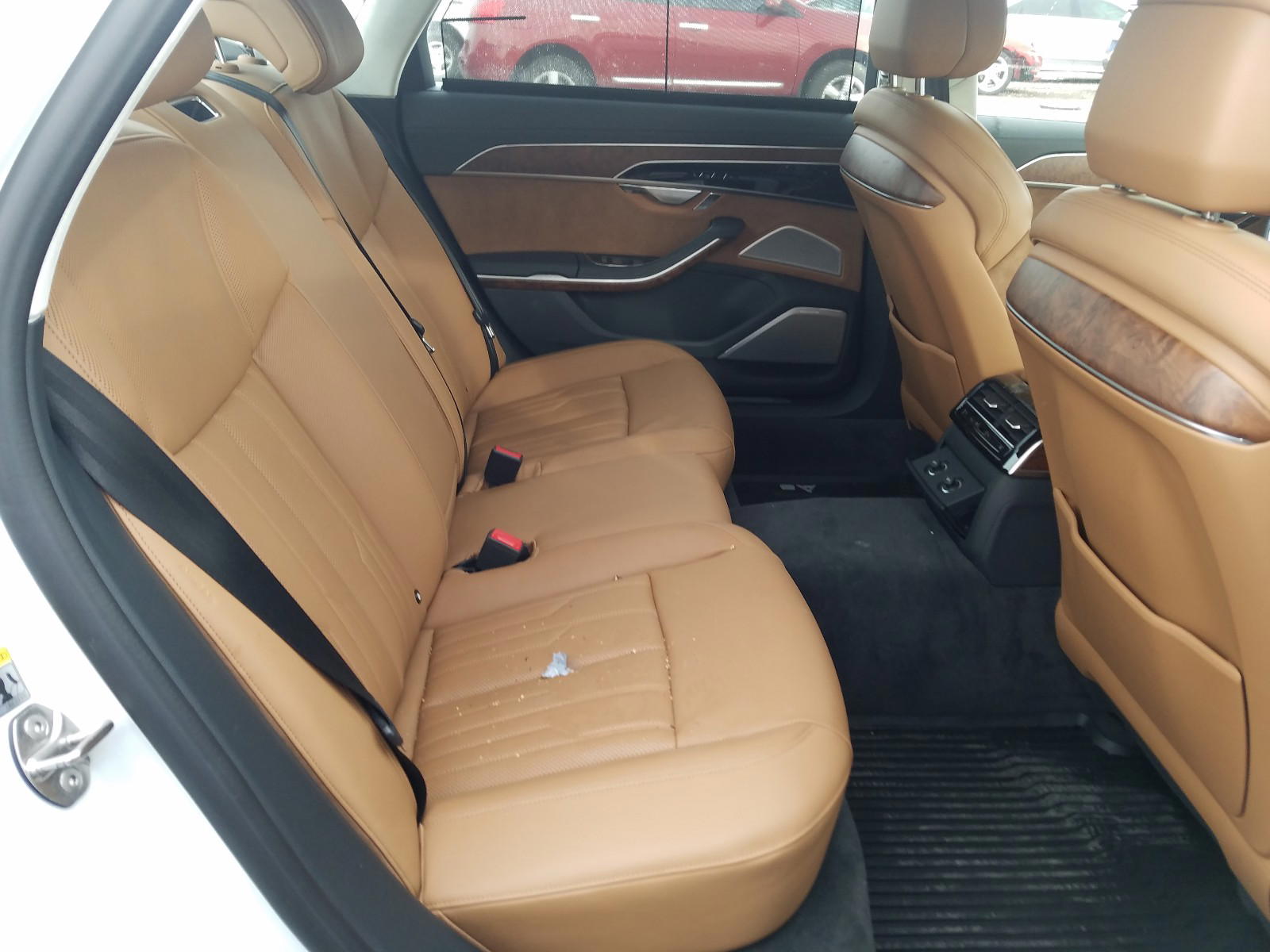 Photo 6 from auction – 2019 AUDI A8 L with VIN WAU8DAF8XKN007860