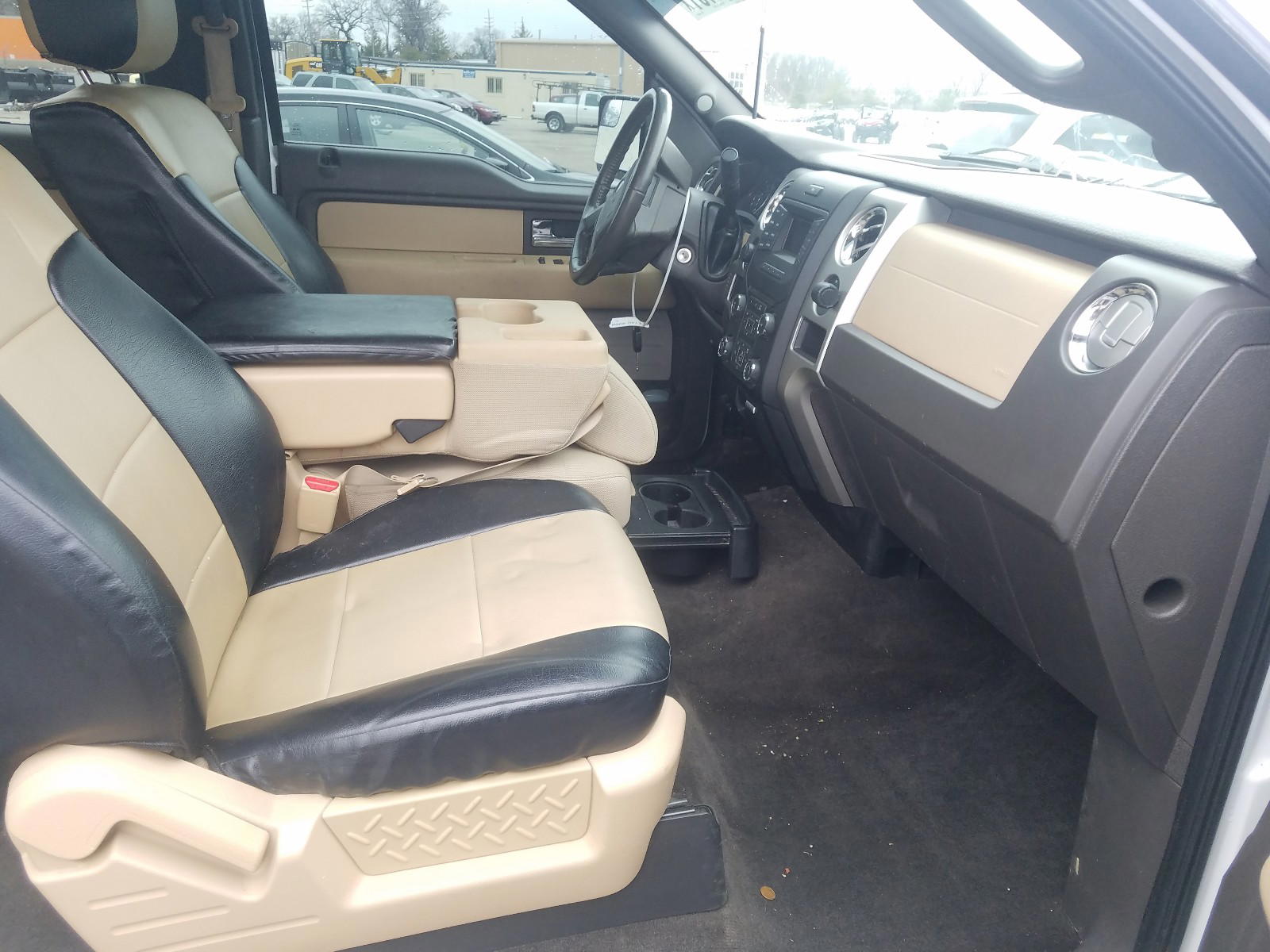 Photo 5 from auction – 2013 FORD F150 SUPER with VIN 1FTFX1EF4DFD26380