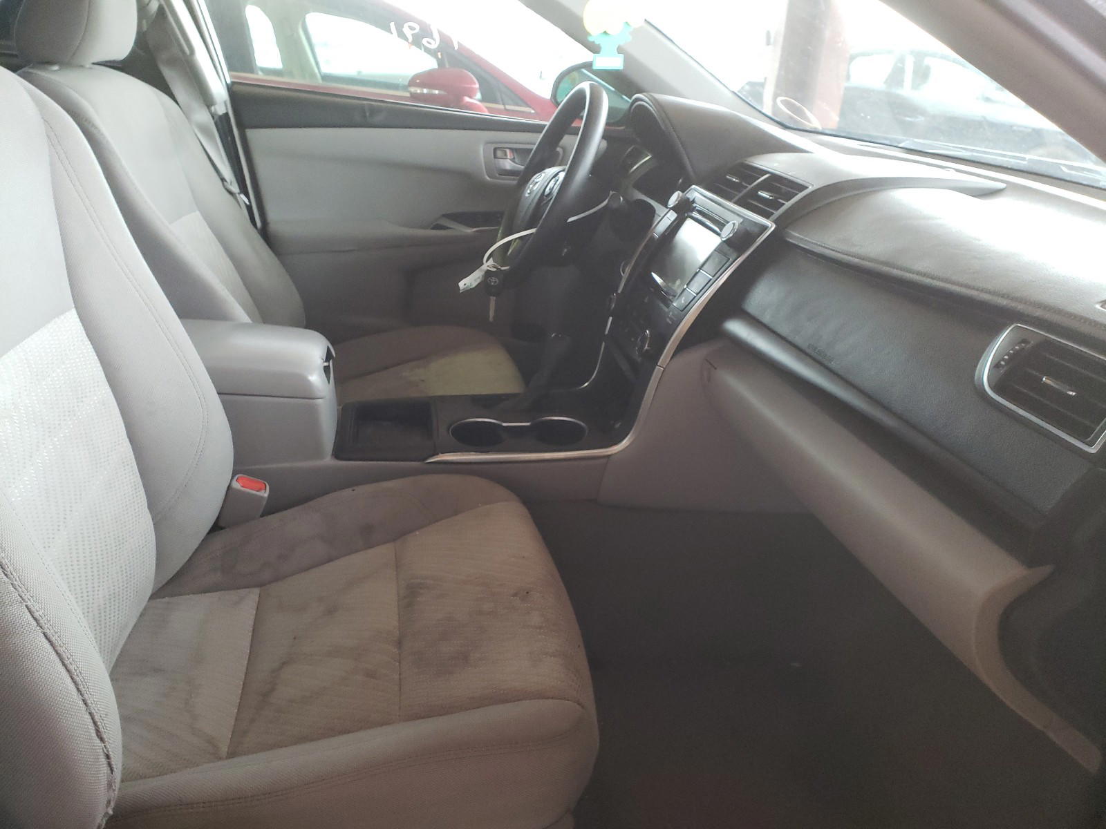 Photo 5 from auction – 2016 TOYOTA CAMRY LE with VIN 4T4BF1FK5GR555388
