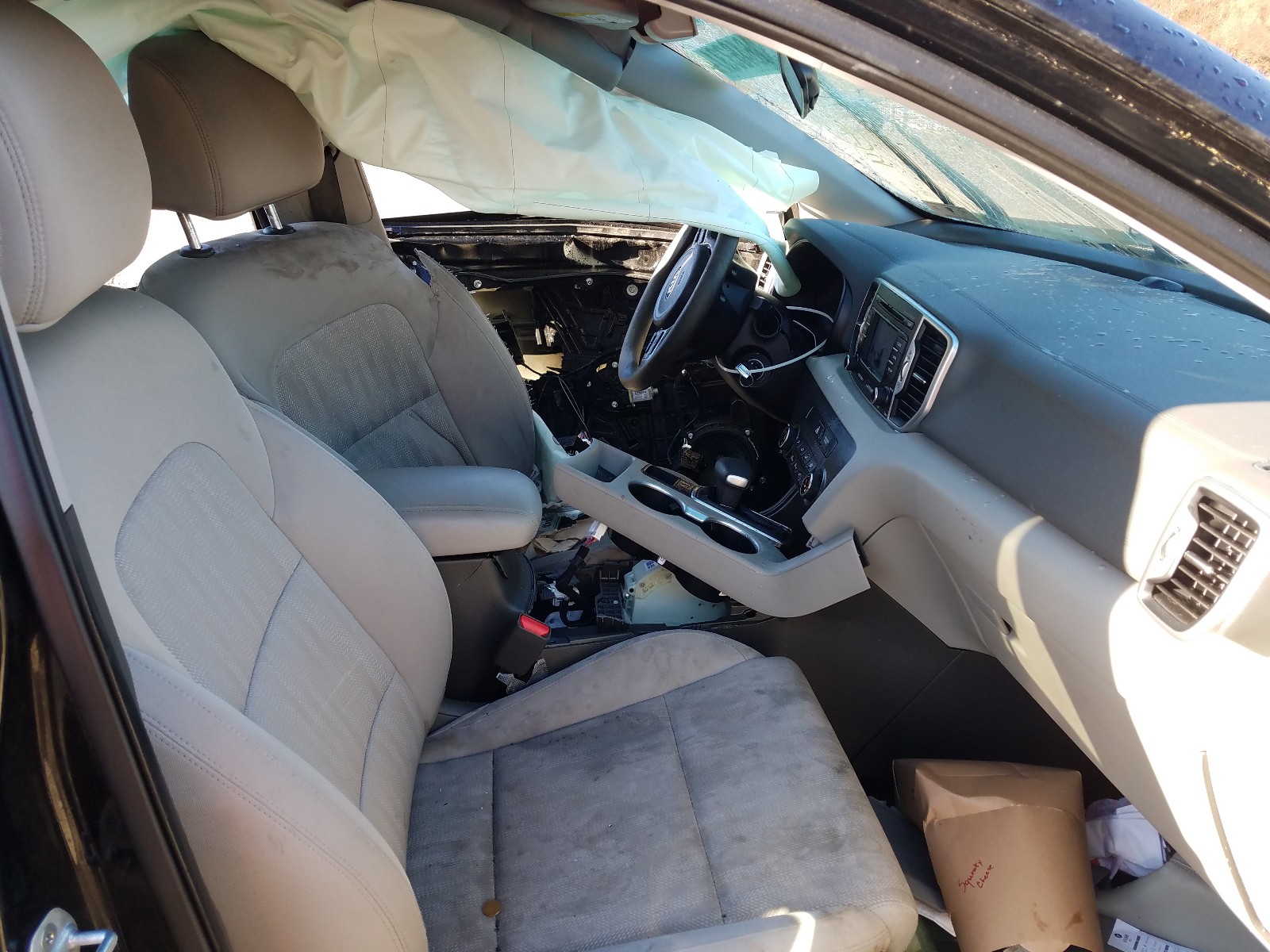 Photo 5 from auction – 2019 KIA SPORTAGE L with VIN KNDPMCAC2K7531319