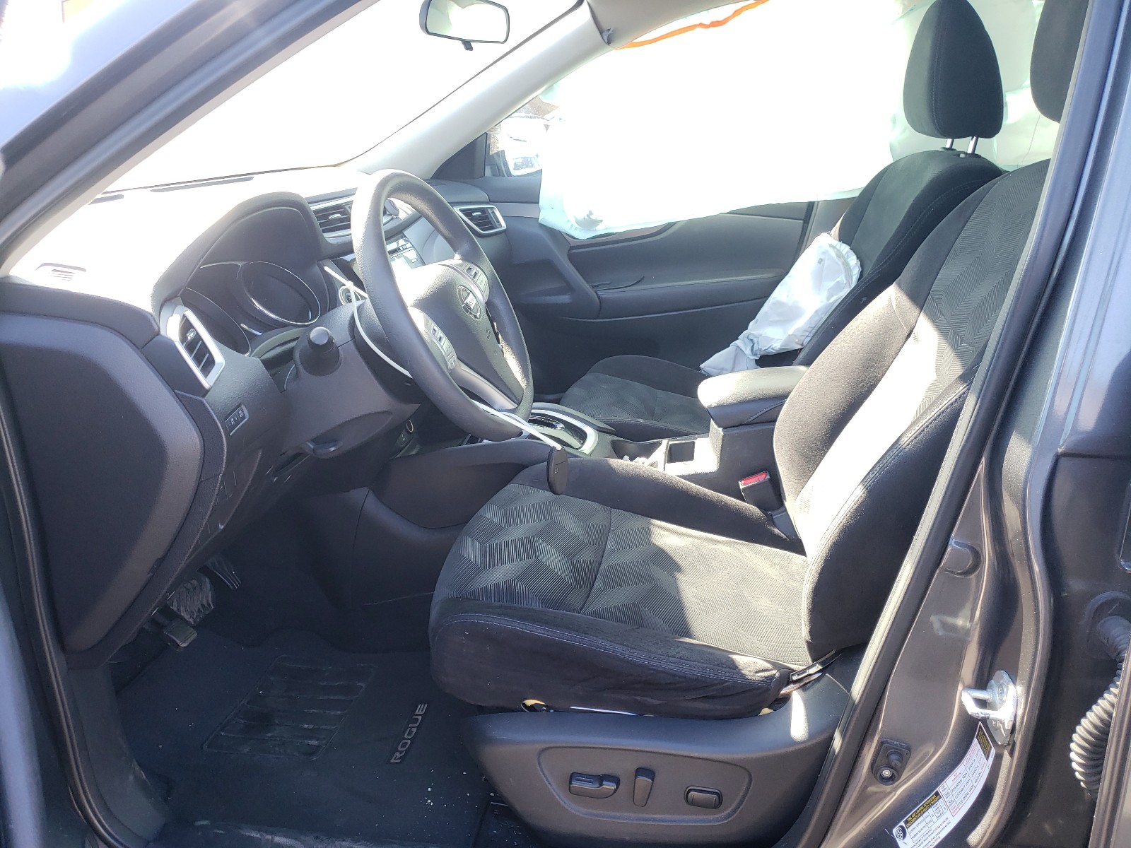 Photo 5 from auction – 2014 NISSAN ROGUE S with VIN 5N1AT2MT3EC858351