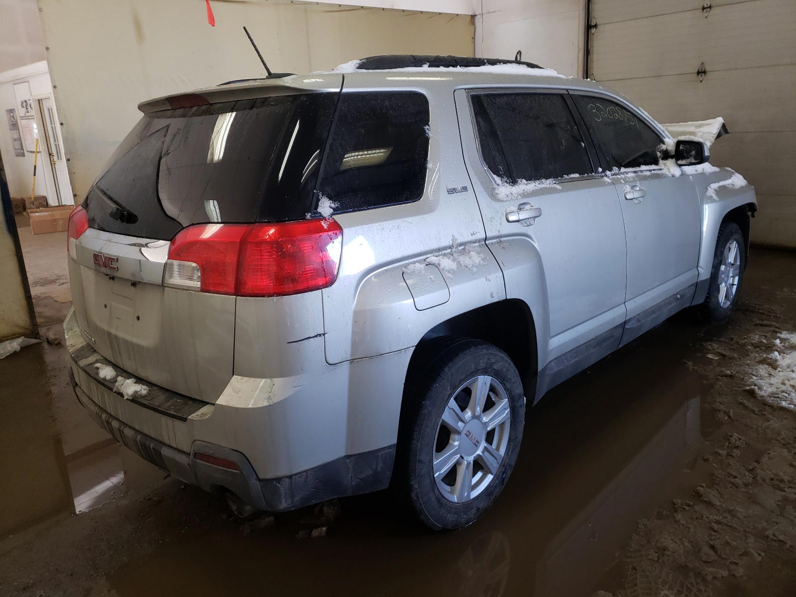 Photo 4 from auction – 2015 GMC TERRAIN SL with VIN 2GKFLRE39F6128699