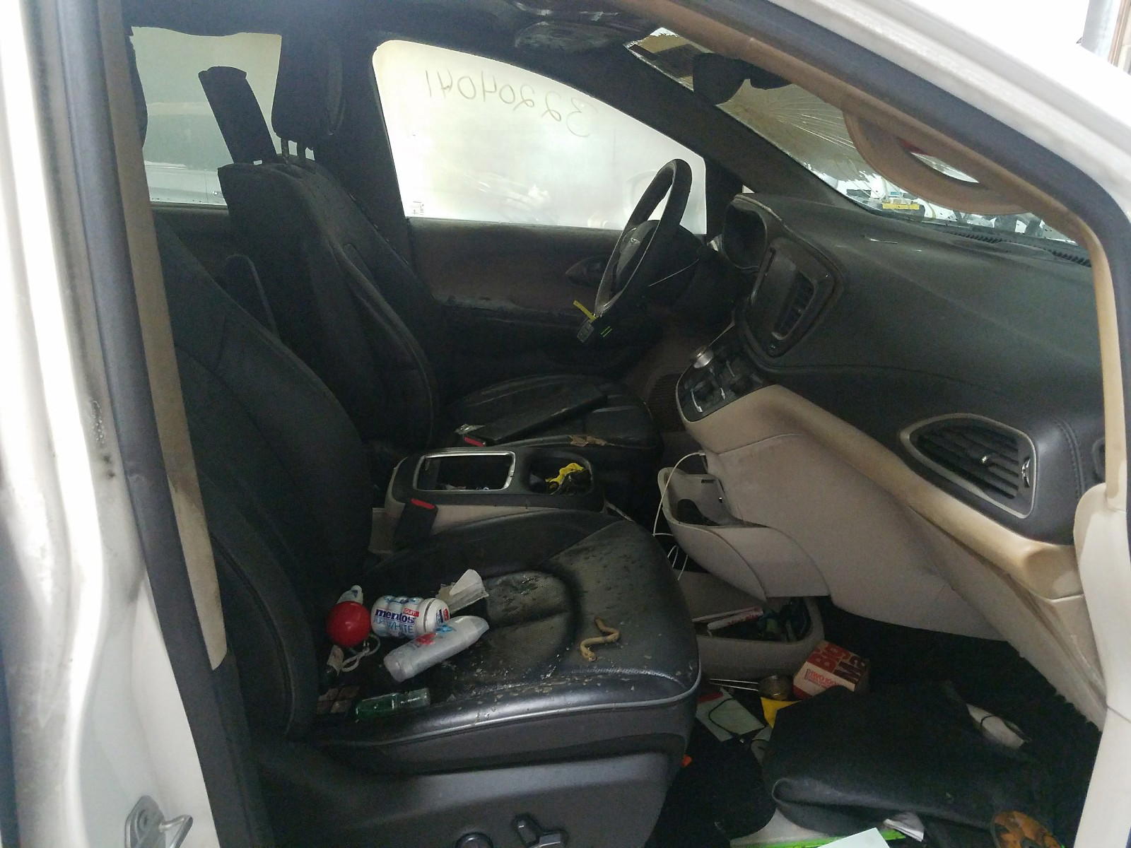 Photo 5 from auction – 2018 CHRYSLER PACIFICA H with VIN 2C4RC1N7XJR167385