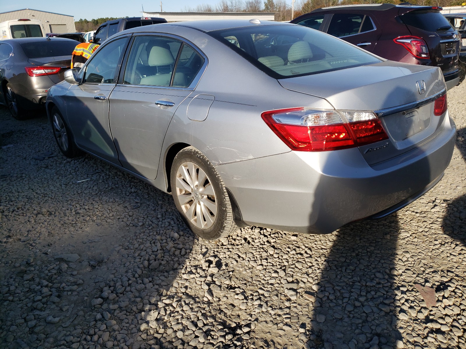 Photo 3 from auction – 2014 HONDA ACCORD with VIN 1HGCR2F87EA212361