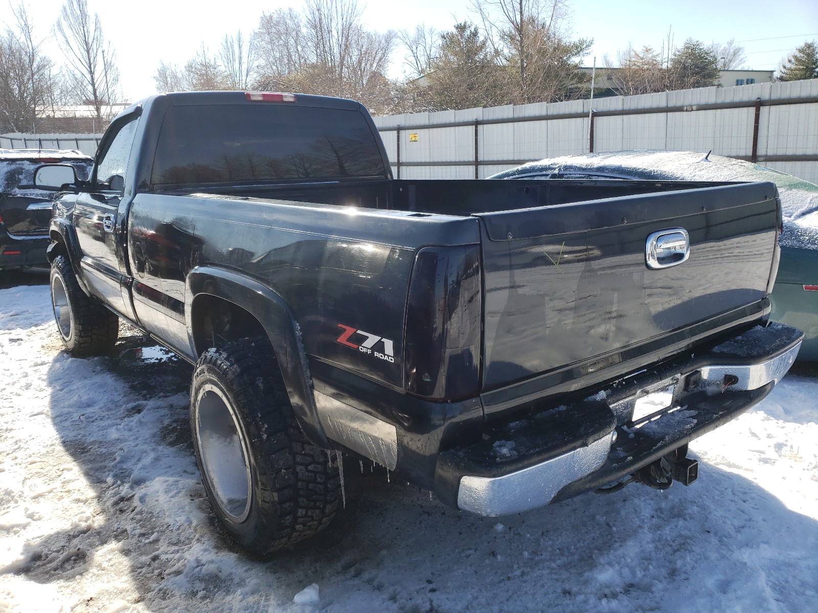 Photo 3 from auction – 2005 CHEVROLET SILVERADO with VIN 1GCEK14T05Z332405