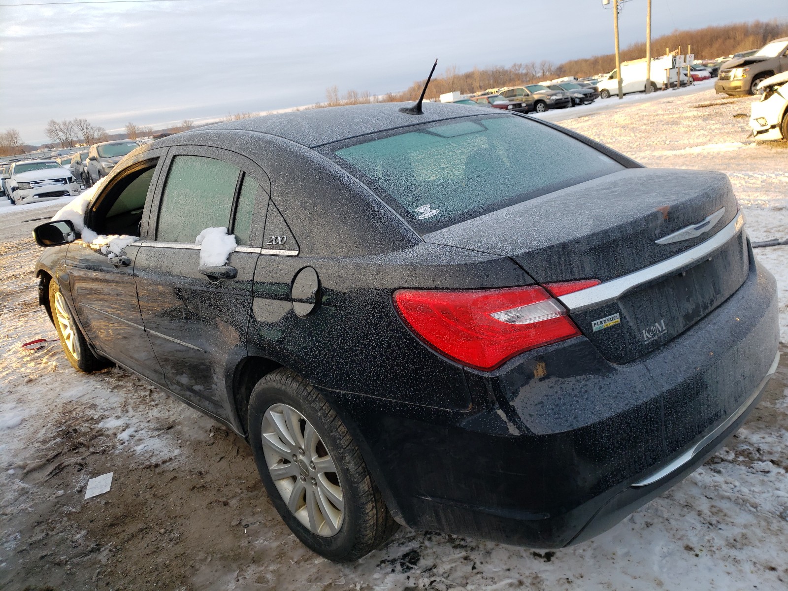 Photo 3 from auction – 2013 CHRYSLER 200 TOURIN with VIN 1C3CCBBG9DN703443