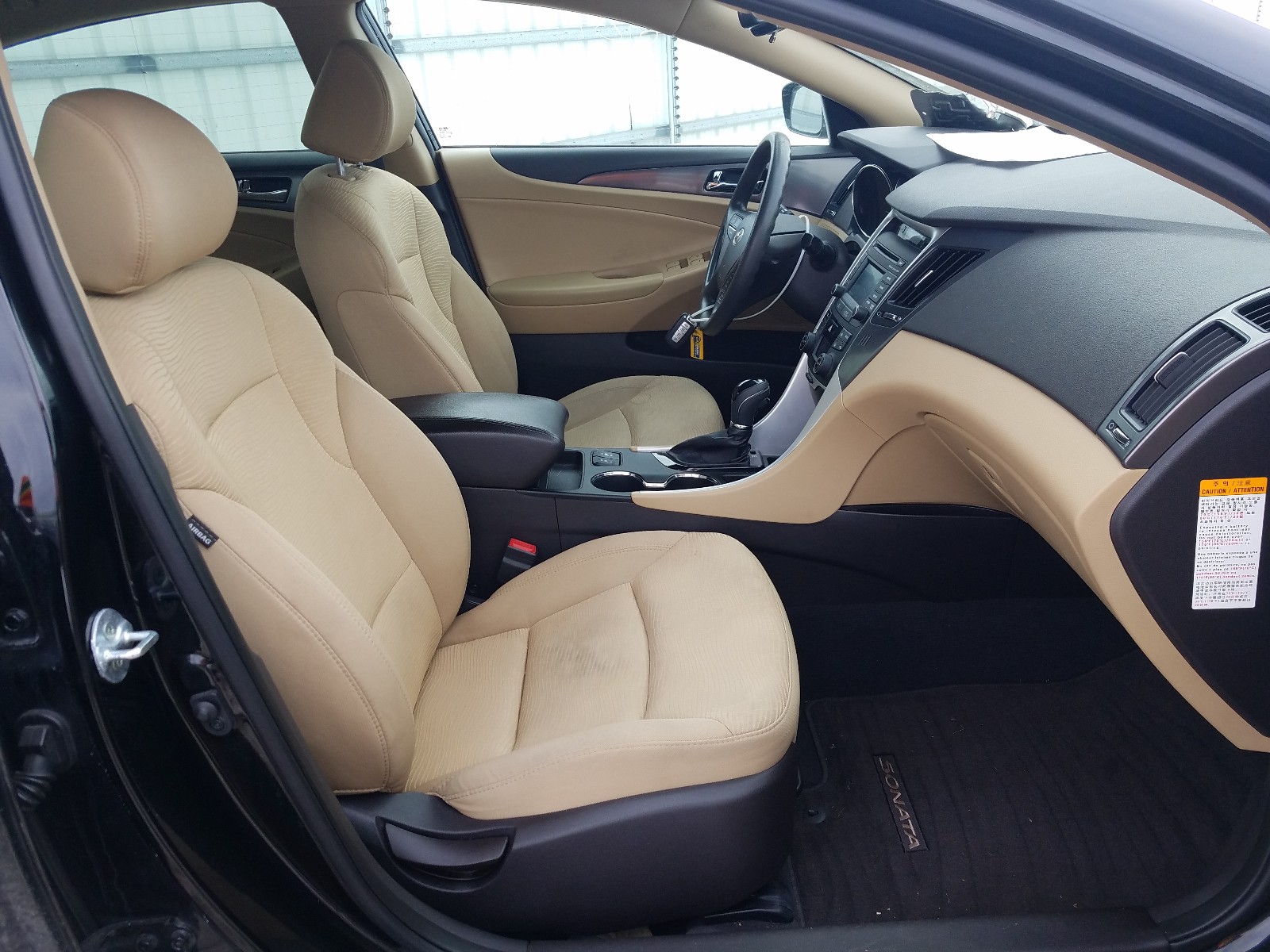 Photo 5 from auction – 2014 HYUNDAI SONATA HYB with VIN KMHEC4A41EA113538