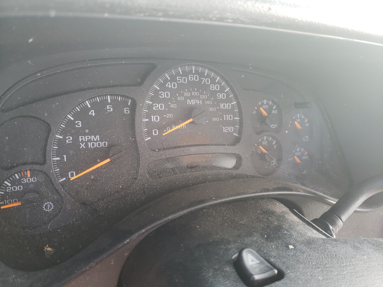 Photo 8 from auction – 2005 CHEVROLET SILVERADO with VIN 1GCHK23U65F870296