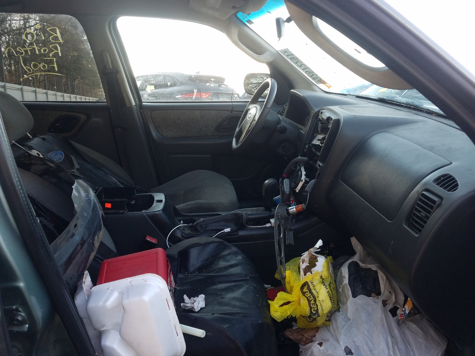 Photo 5 from auction – 2006 FORD ESCAPE XLT with VIN 1FMYU93136KA71525