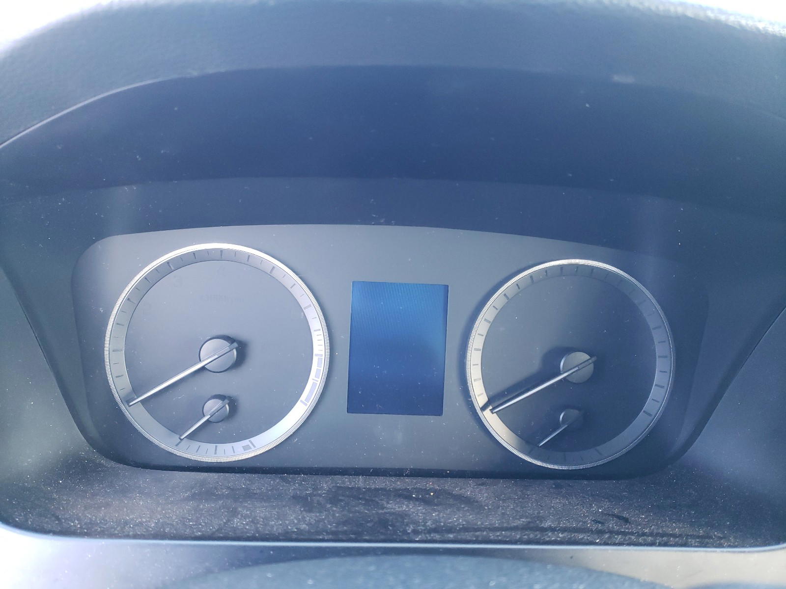 Photo 8 from auction – 2017 HYUNDAI SONATA SE with VIN 5NPE24AF4HH461663