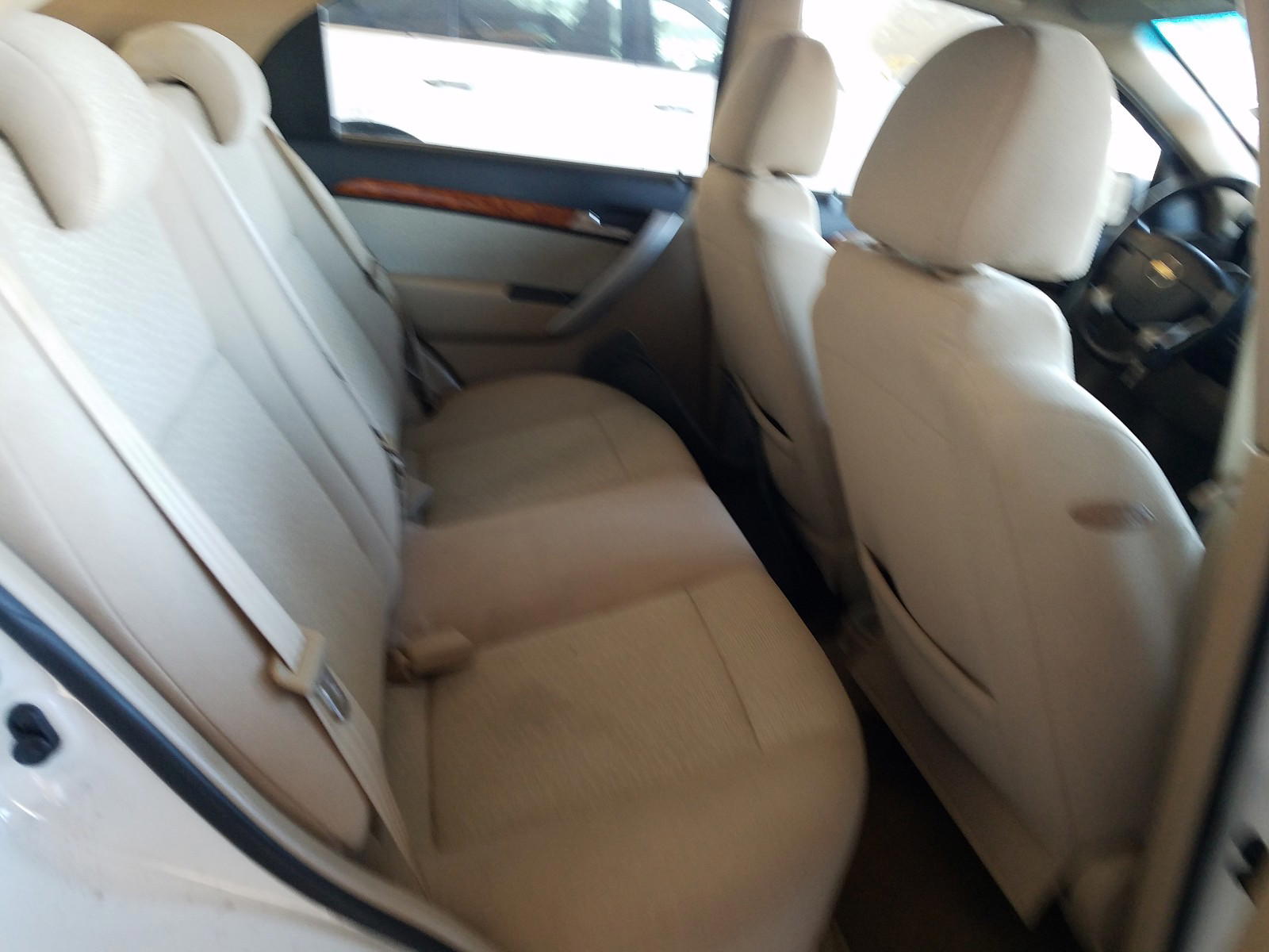 Photo 6 from auction – 2011 CHEVROLET AVEO LT with VIN KL1TG5DE8BB118730