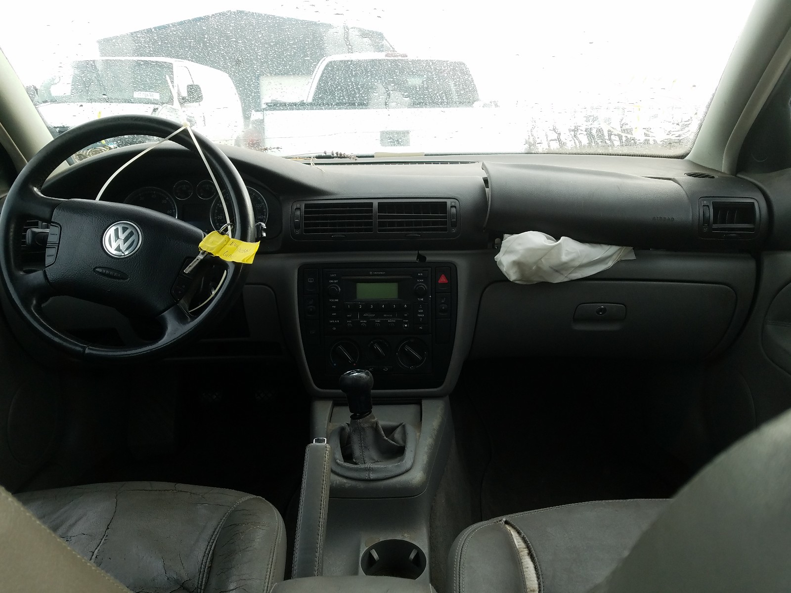 Photo 9 from auction – 2004 VOLKSWAGEN PASSAT GLS with VIN WVWVD63B34E087038