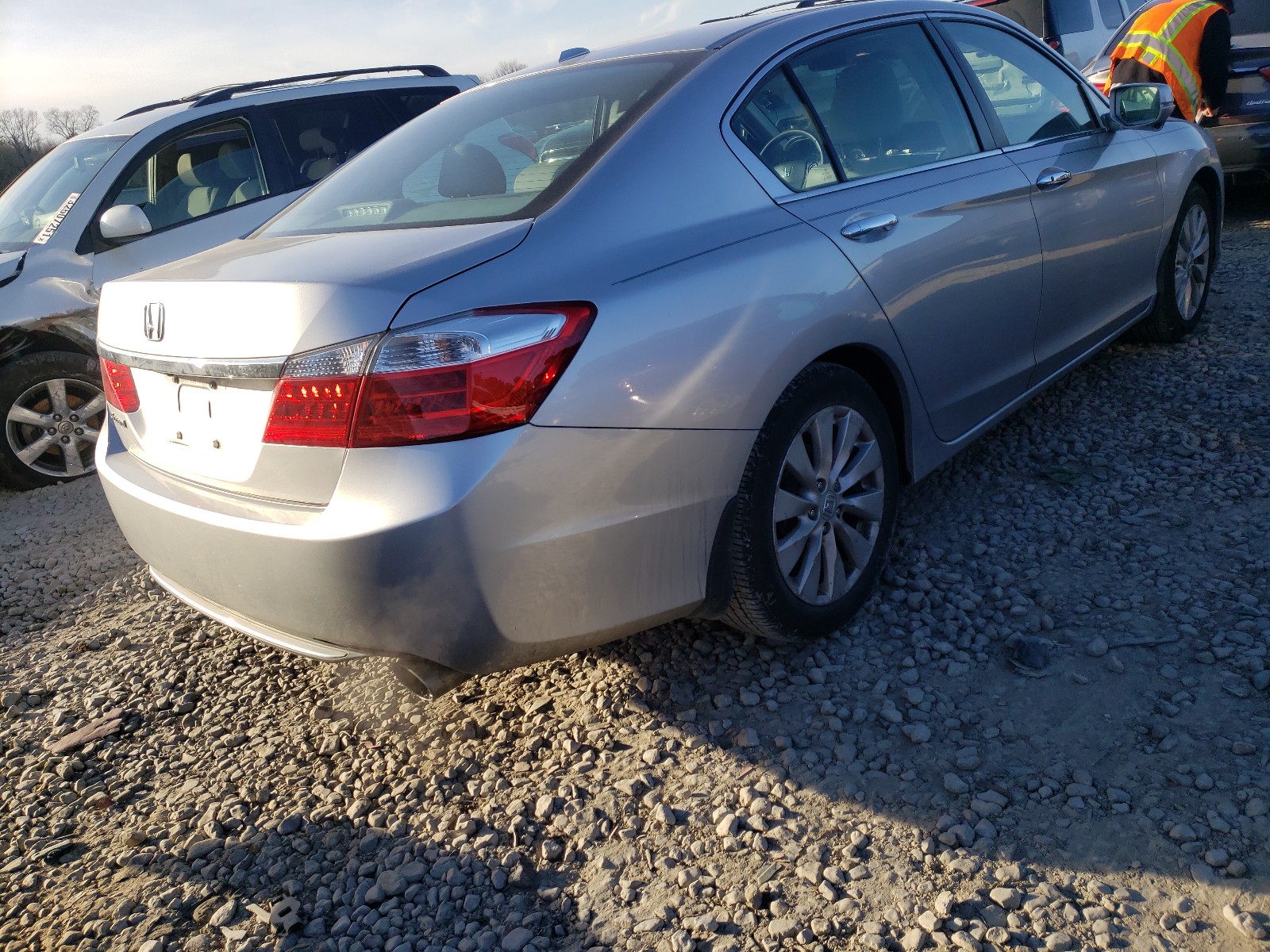 Photo 4 from auction – 2014 HONDA ACCORD with VIN 1HGCR2F87EA212361