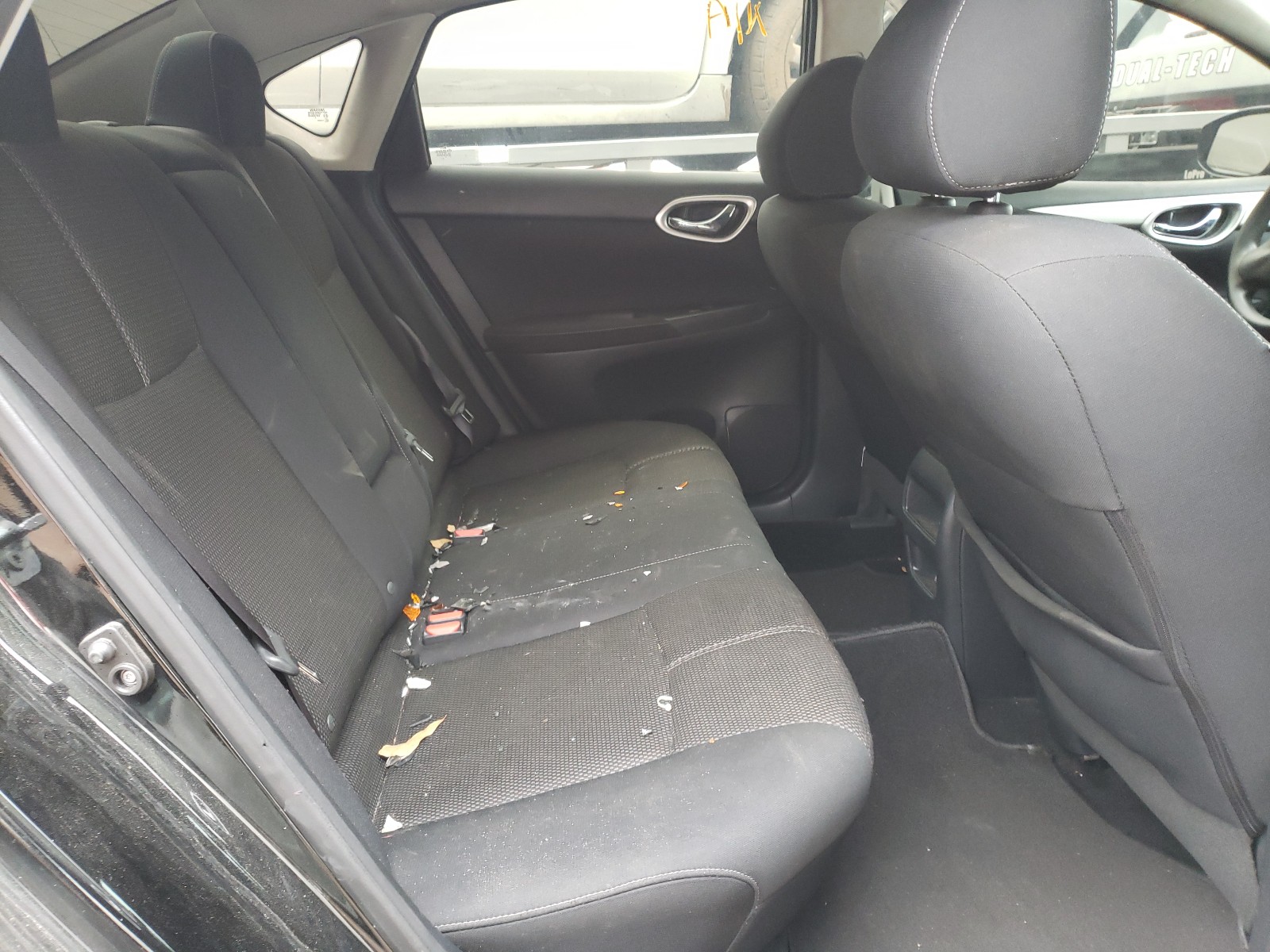 Photo 6 from auction – 2014 NISSAN SENTRA S with VIN 3N1AB7AP1EY335819