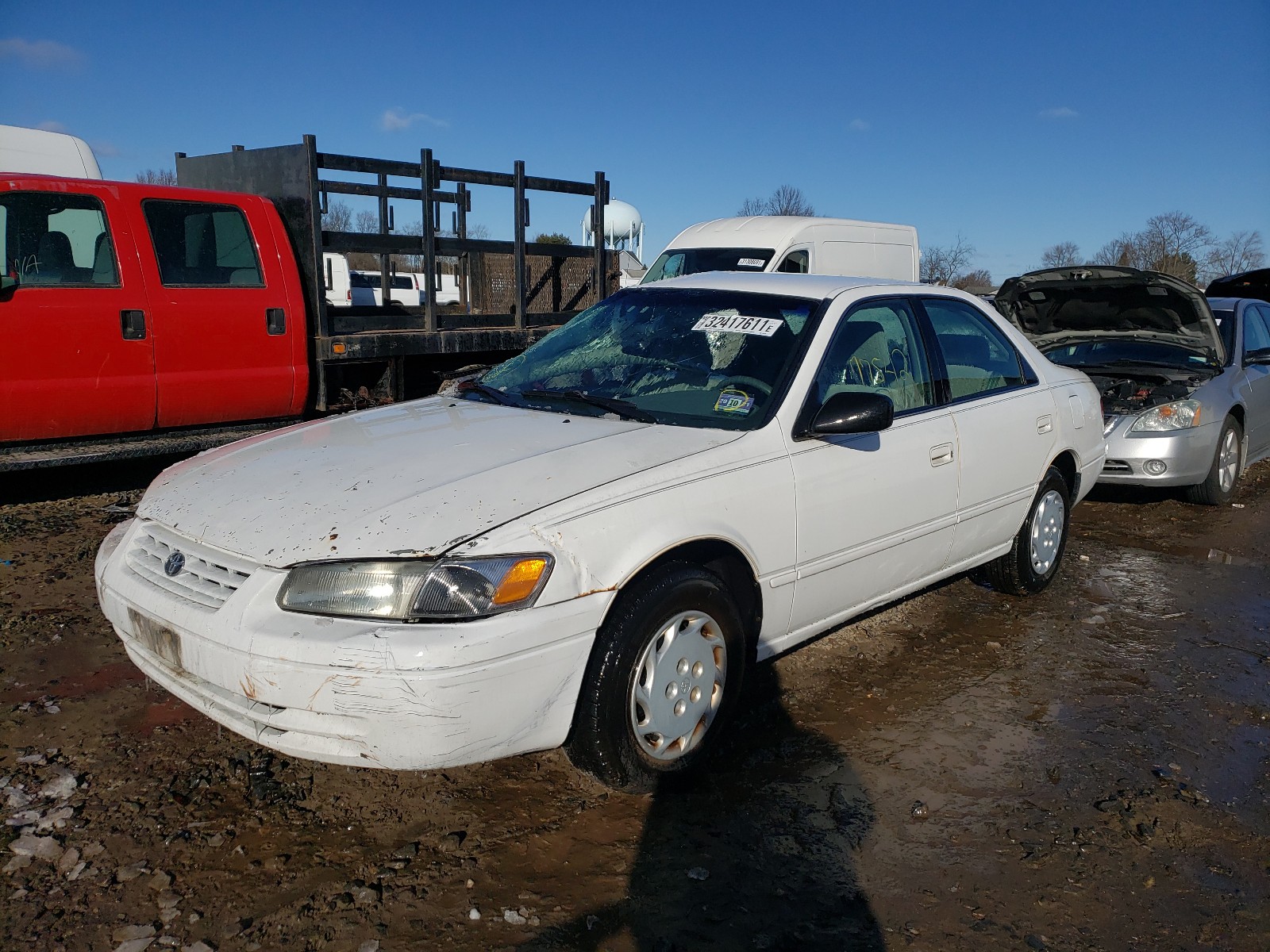 Photo 2 from auction – 1997 TOYOTA CAMRY CE with VIN 4T1BG22K4VU001565