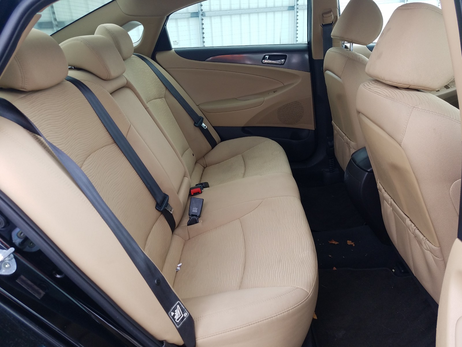 Photo 6 from auction – 2014 HYUNDAI SONATA HYB with VIN KMHEC4A41EA113538