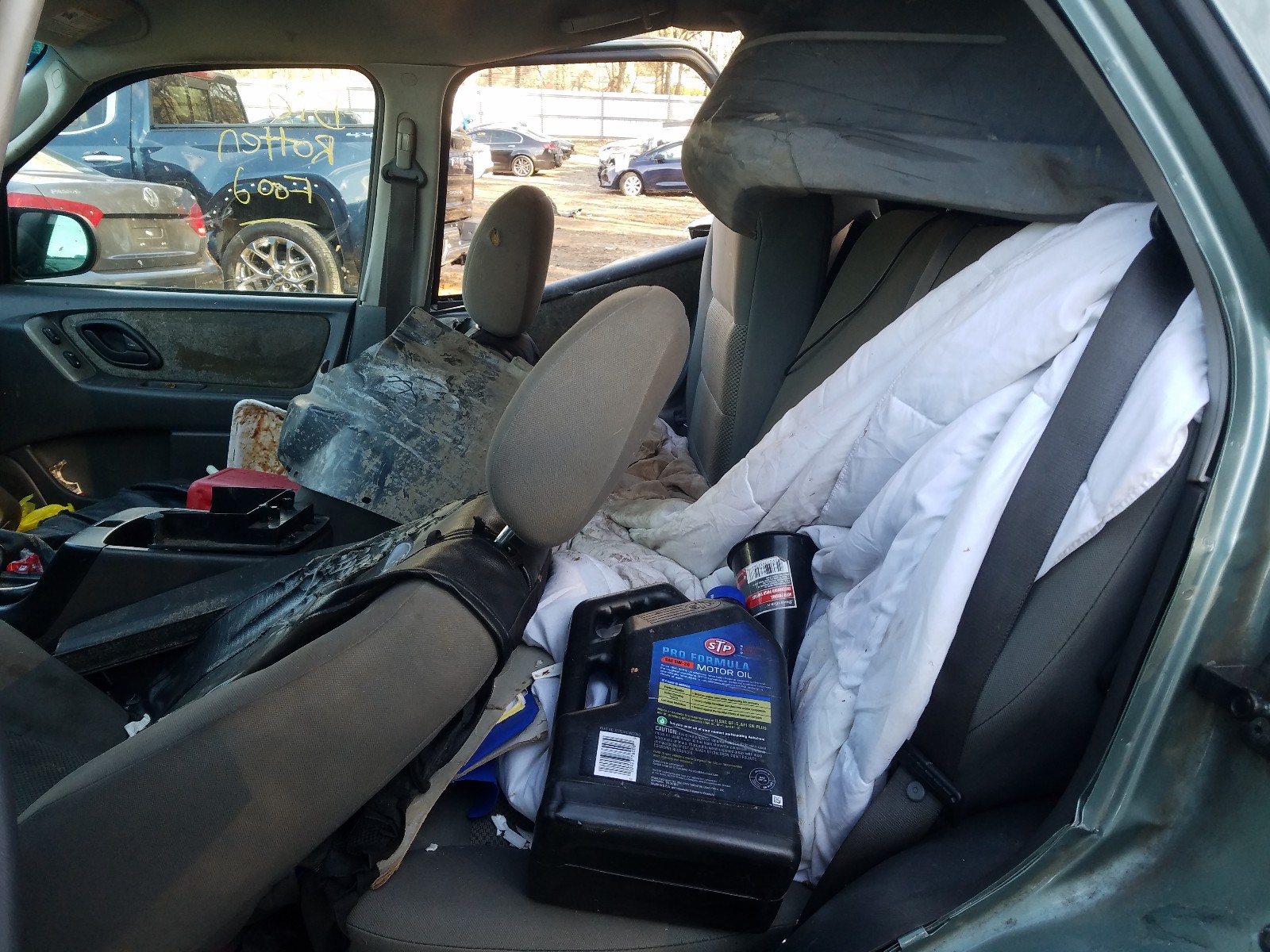 Photo 6 from auction – 2006 FORD ESCAPE XLT with VIN 1FMYU93136KA71525
