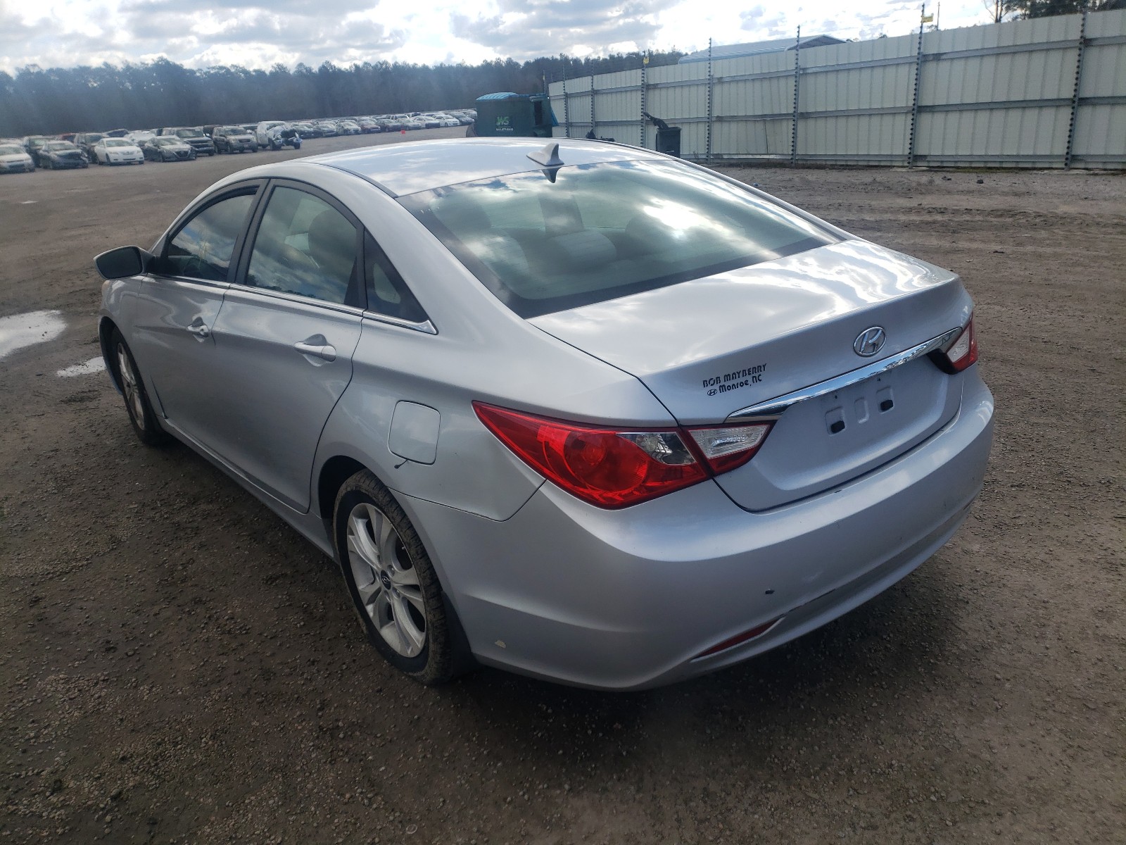 Photo 3 from auction – 2011 HYUNDAI SONATA GLS with VIN 5NPEB4AC3BH170231