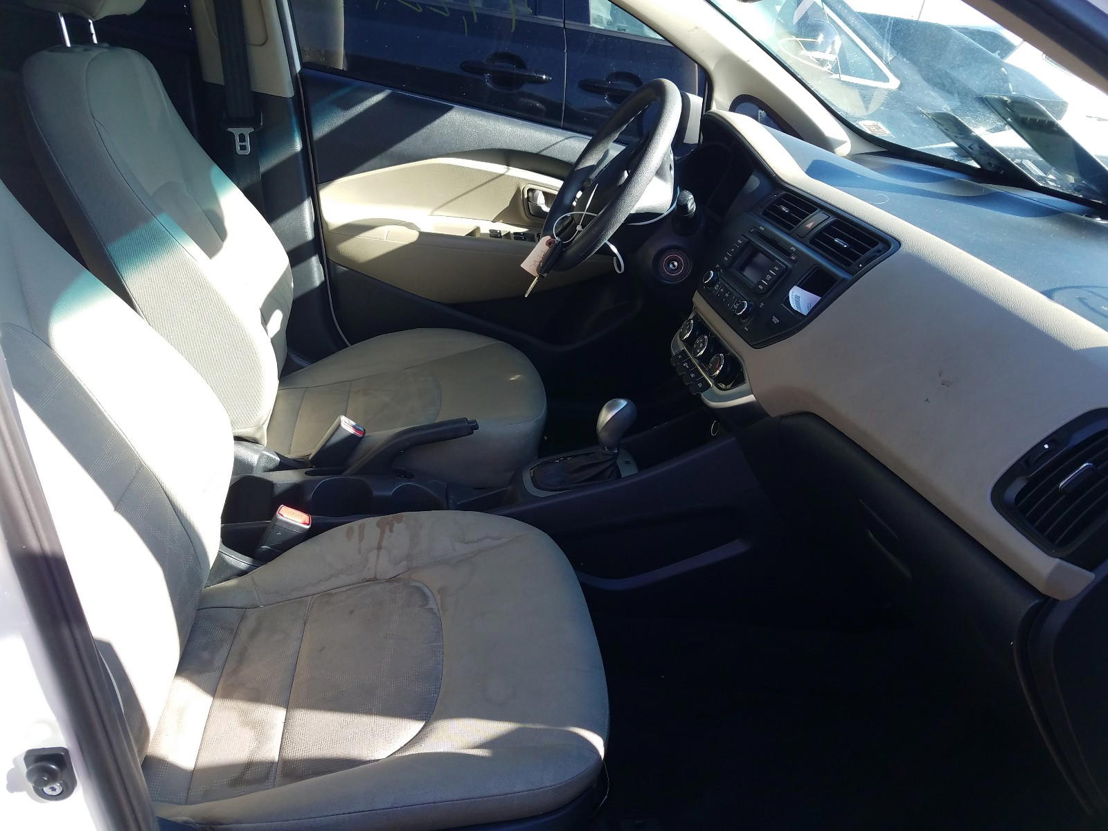 Photo 5 from auction – 2014 KIA RIO LX with VIN KNADM4A39E6393276