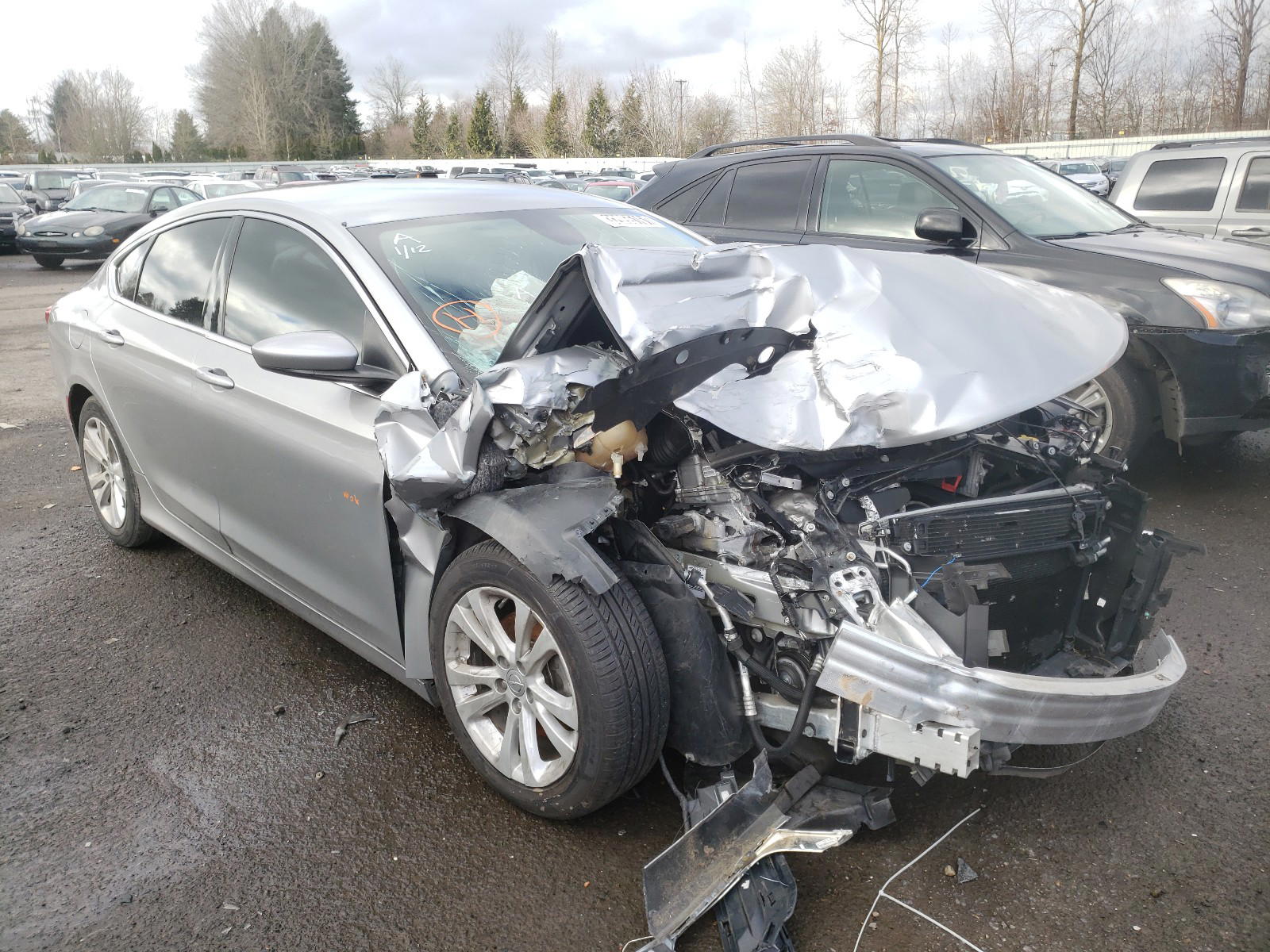 CHRYSLER 200 LIMITE 2015 with VIN 1C3CCCAB2FN699380 - Photo from auction