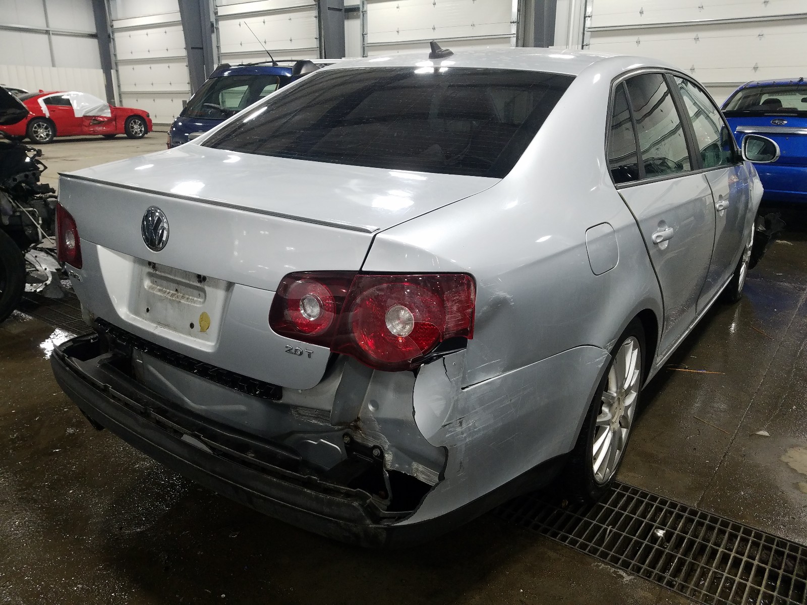 Photo 4 from auction – 2008 VOLKSWAGEN JETTA WOLF with VIN 3VWRJ71KX8M175875
