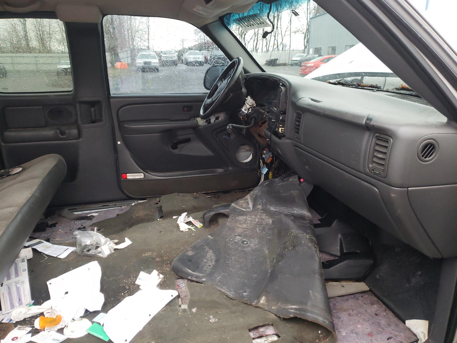 Photo 5 from auction – 2004 CHEVROLET SILVERADO with VIN 1GCHK29254E330481