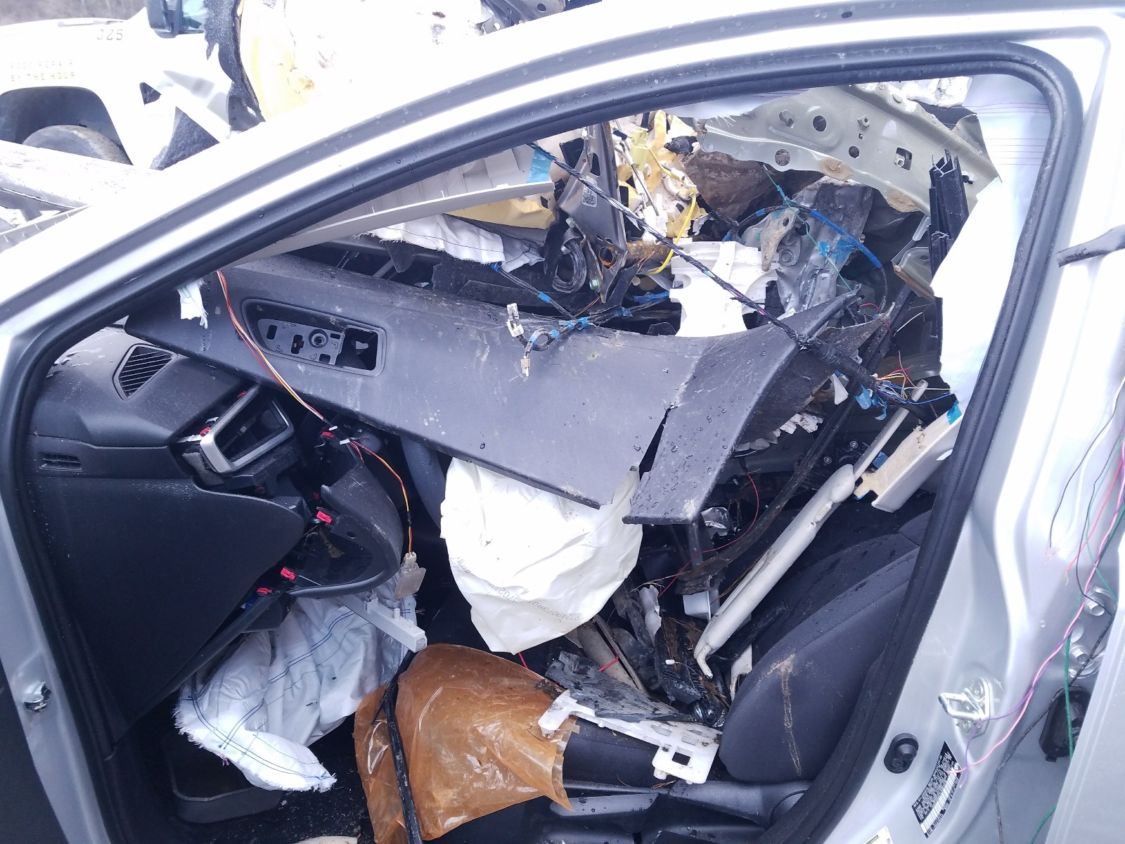 Photo 5 from auction – 2020 TOYOTA COROLLA LE with VIN 5YFEPRAE1LP083318