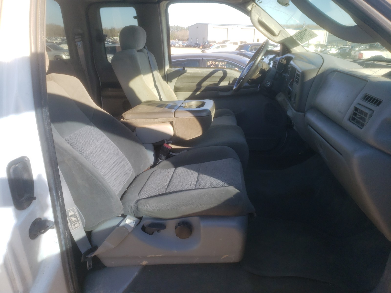 Photo 5 from auction – 2003 FORD F-250 with VIN 1FTNX21LX3EB73764
