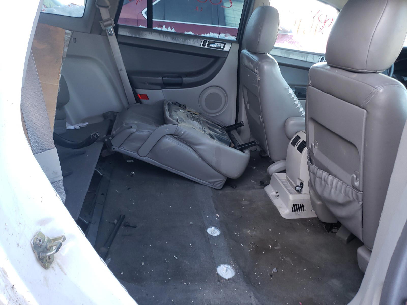 Photo 6 from auction – 2005 CHRYSLER PACIFICA with VIN 2C4GM48L75R487963
