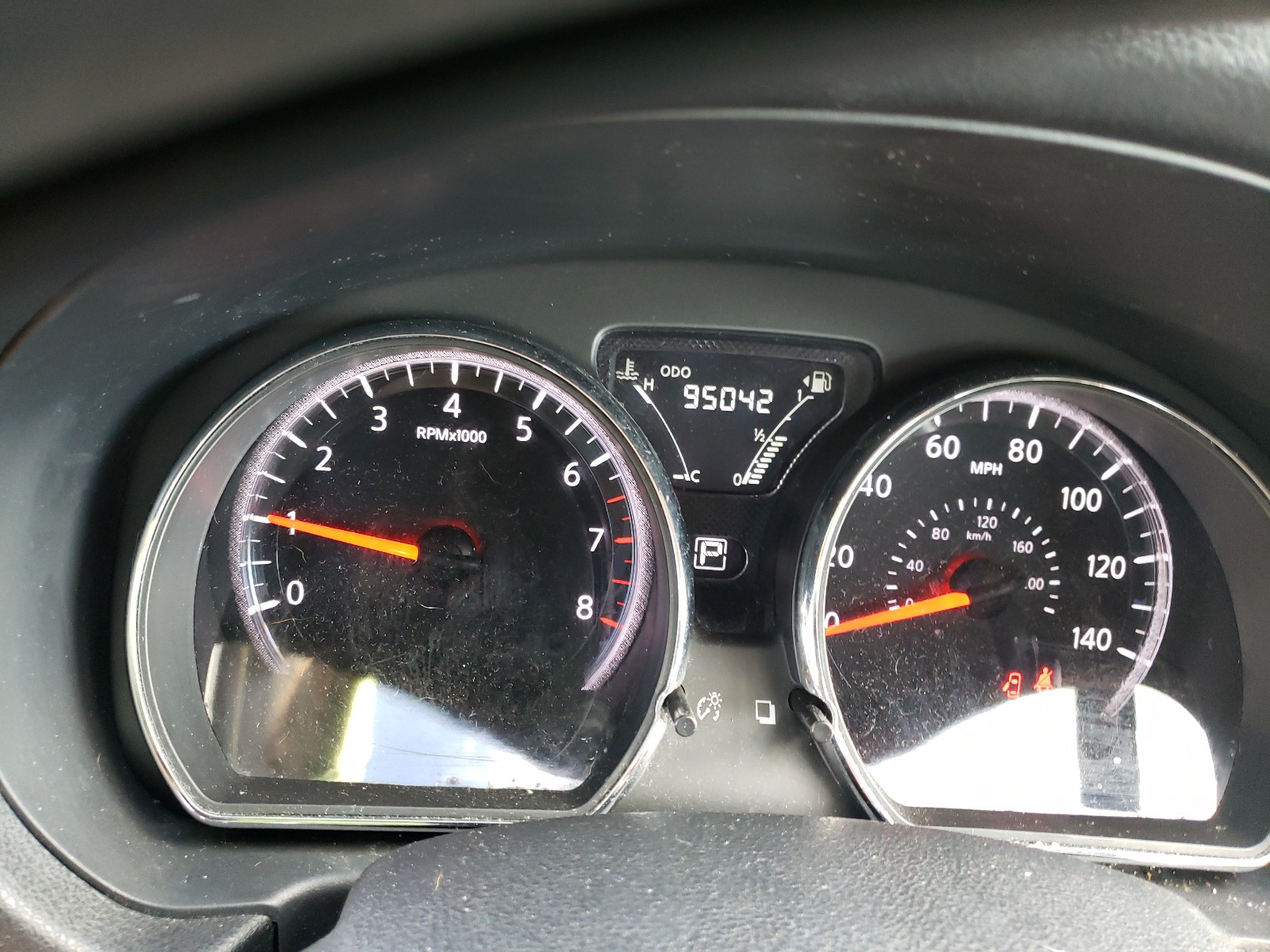 Zdjęcie 8 z aukcji – 2016 NISSAN VERSA S z VIN 3N1CN7AP8GL873952