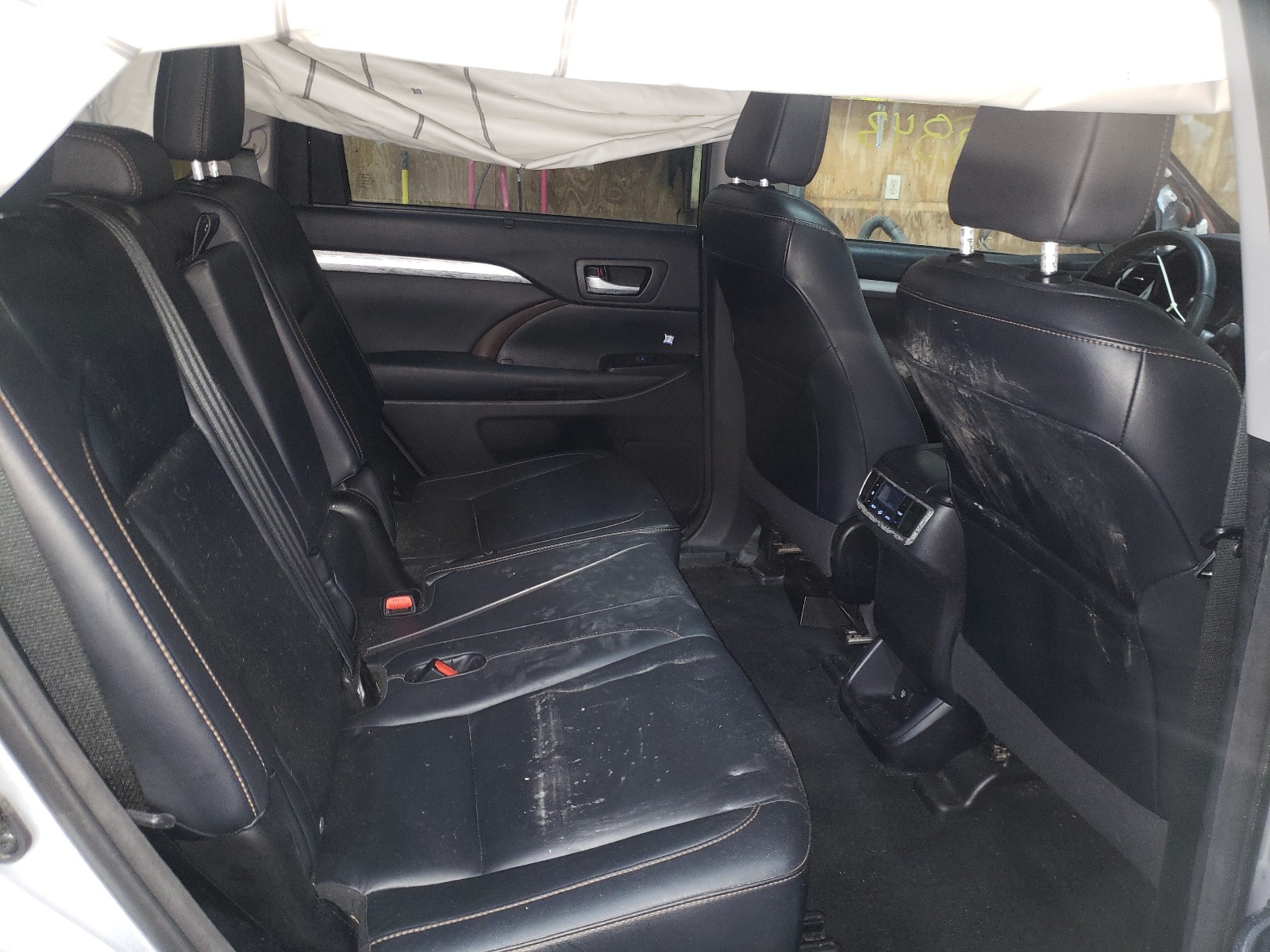 صورة رقم 6 من المزاد - 2015 TOYOTA HIGHLANDER مع VIN 5TDJKRFH6FS084217