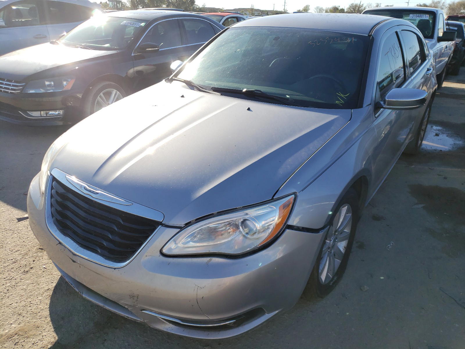 Photo 2 from auction – 2014 CHRYSLER 200 LIMITE with VIN 1C3CCBCG3EN158730