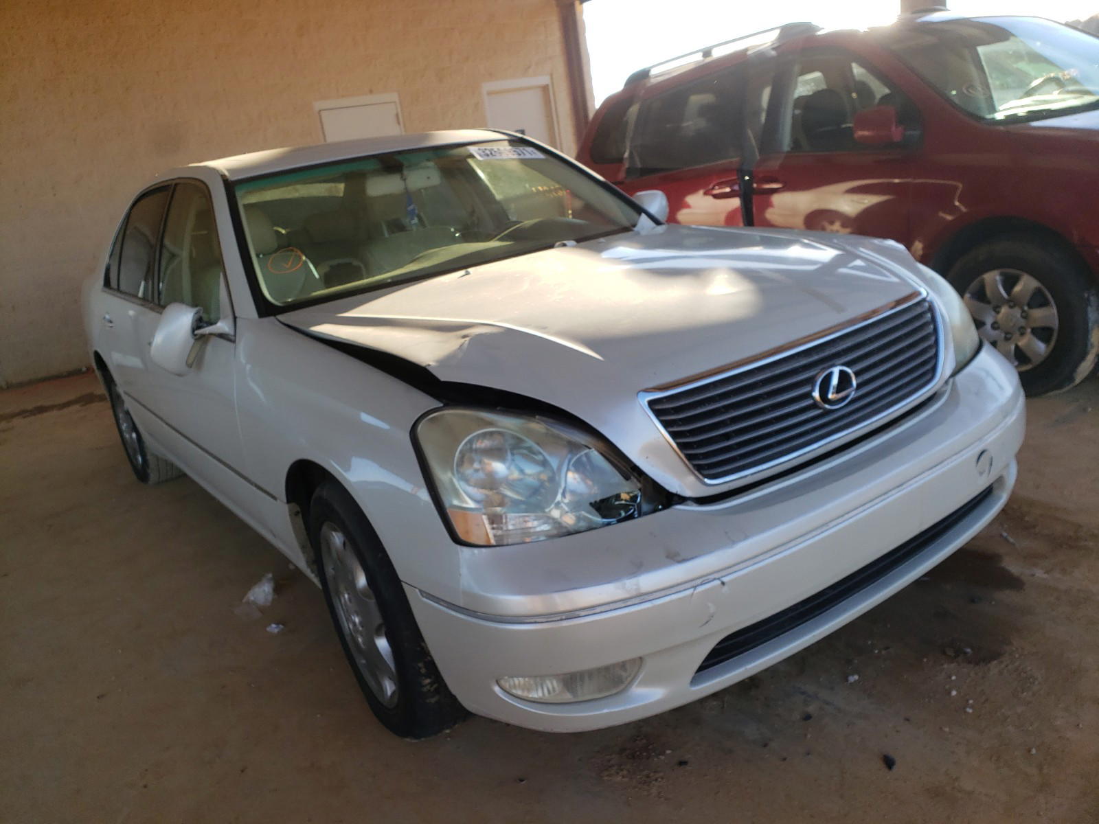 LEXUS LS 430 2001 with VIN JTHBN30F510046522 - Photo from auction