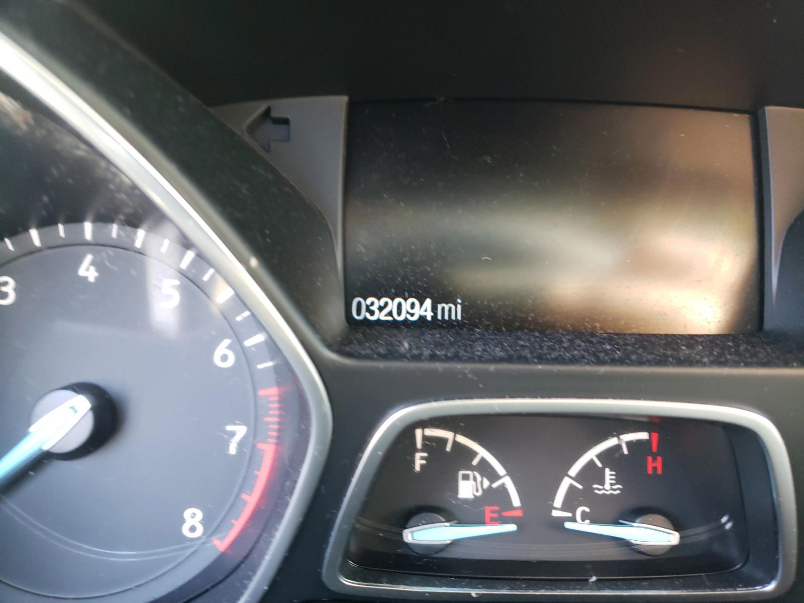 Photo 8 from auction – 2018 FORD ESCAPE SE with VIN 1FMCU9GD6JUC95111