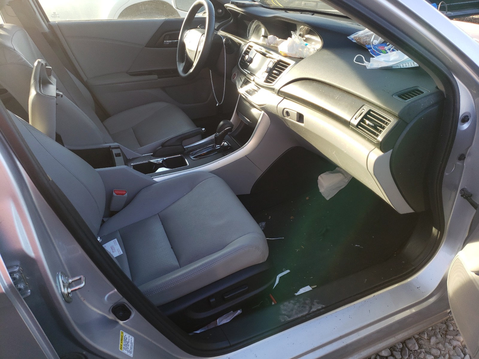 Photo 5 from auction – 2014 HONDA ACCORD with VIN 1HGCR2F87EA212361