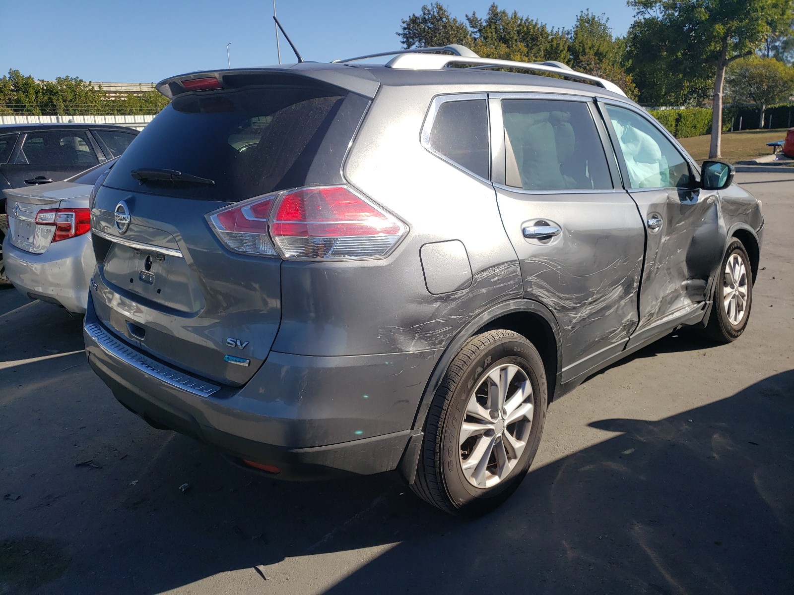 Photo 4 from auction – 2014 NISSAN ROGUE S with VIN 5N1AT2MT3EC858351