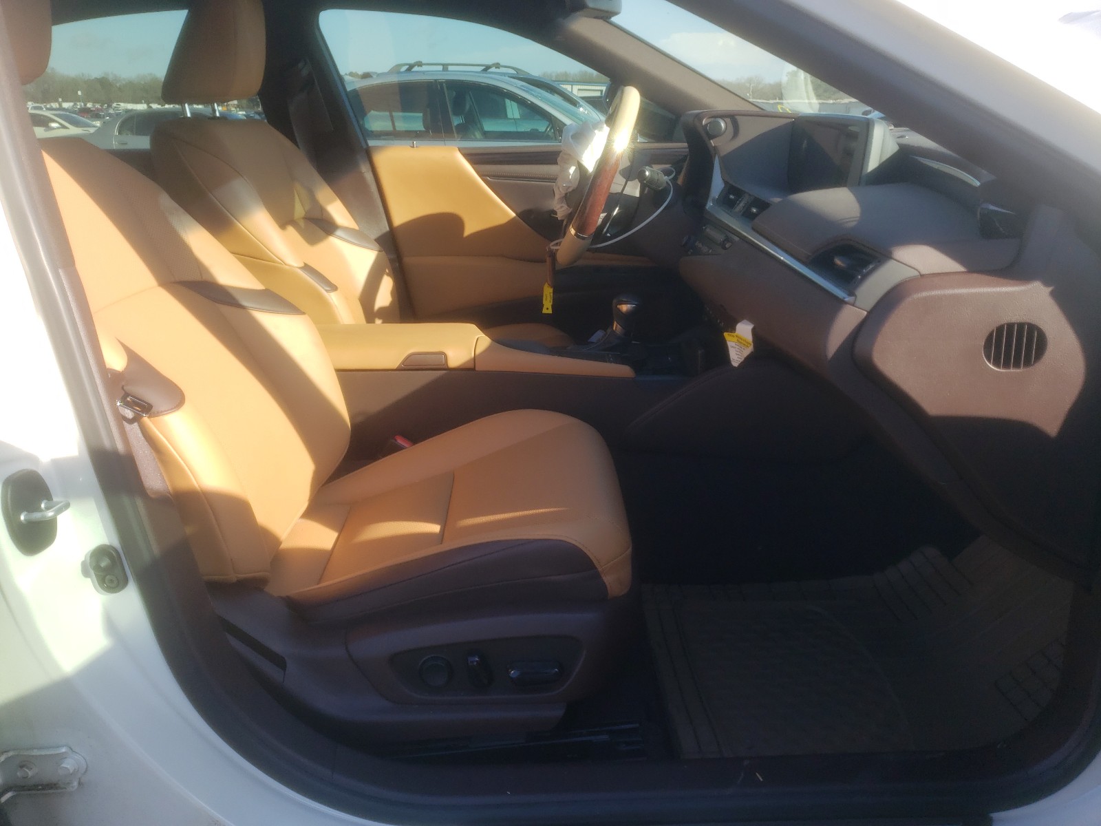 Photo 5 from auction – 2019 LEXUS ES 350 with VIN 58ABZ1B19KU049255