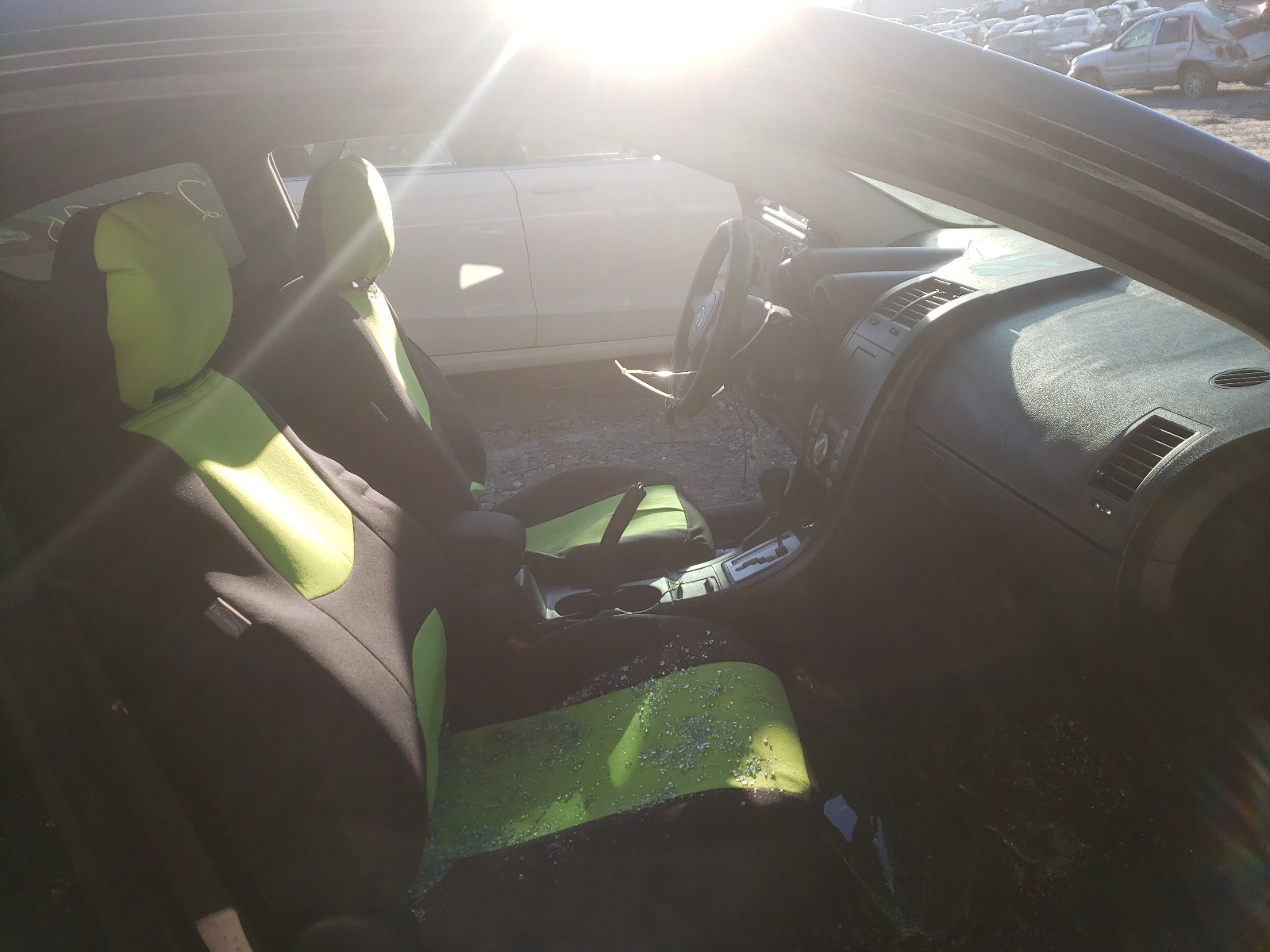 Photo 5 from auction – 2005 TOYOTA SCION TC with VIN JTKDE177650059274