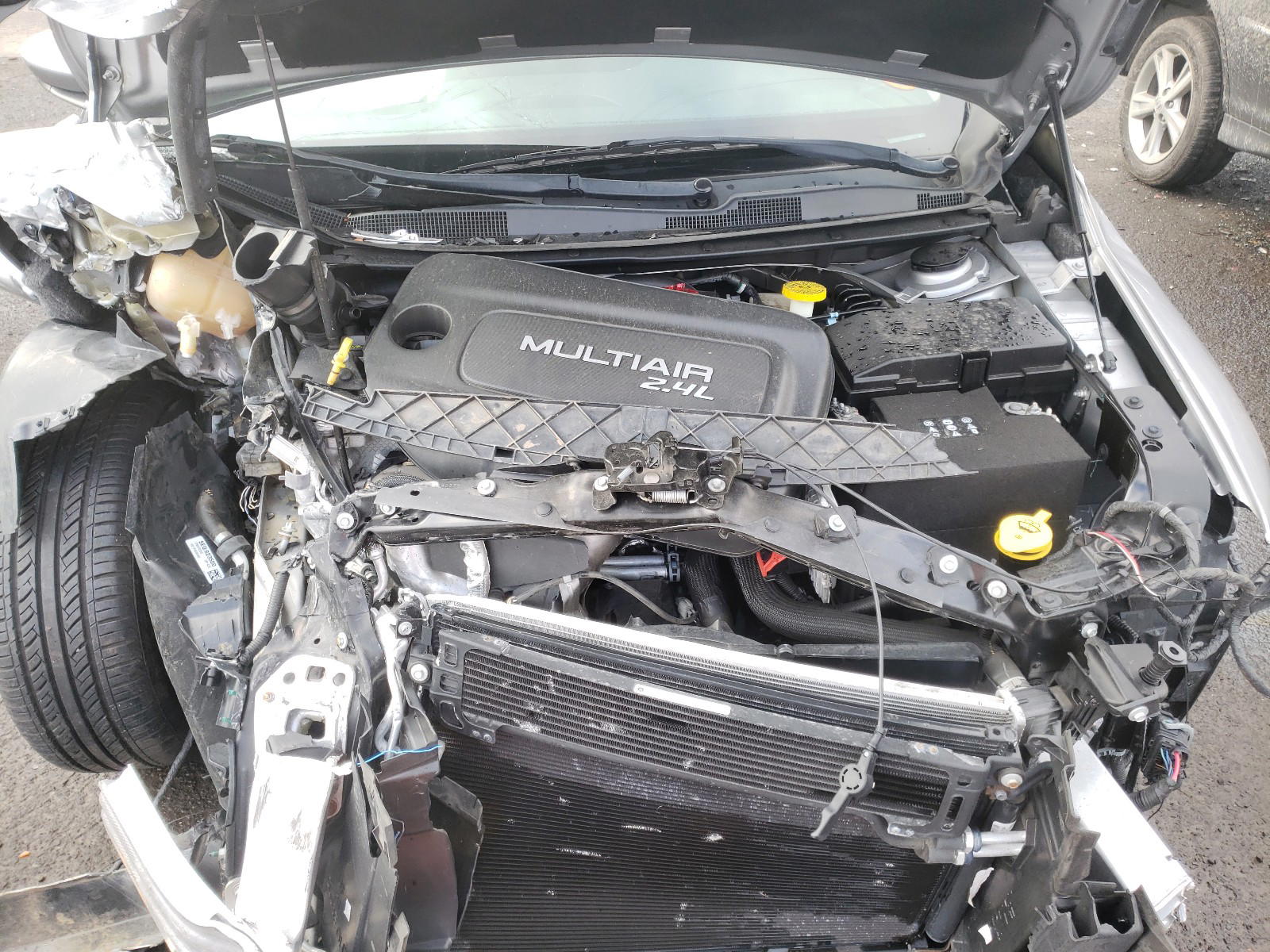 Photo 7 from auction – 2015 CHRYSLER 200 LIMITE with VIN 1C3CCCAB2FN699380