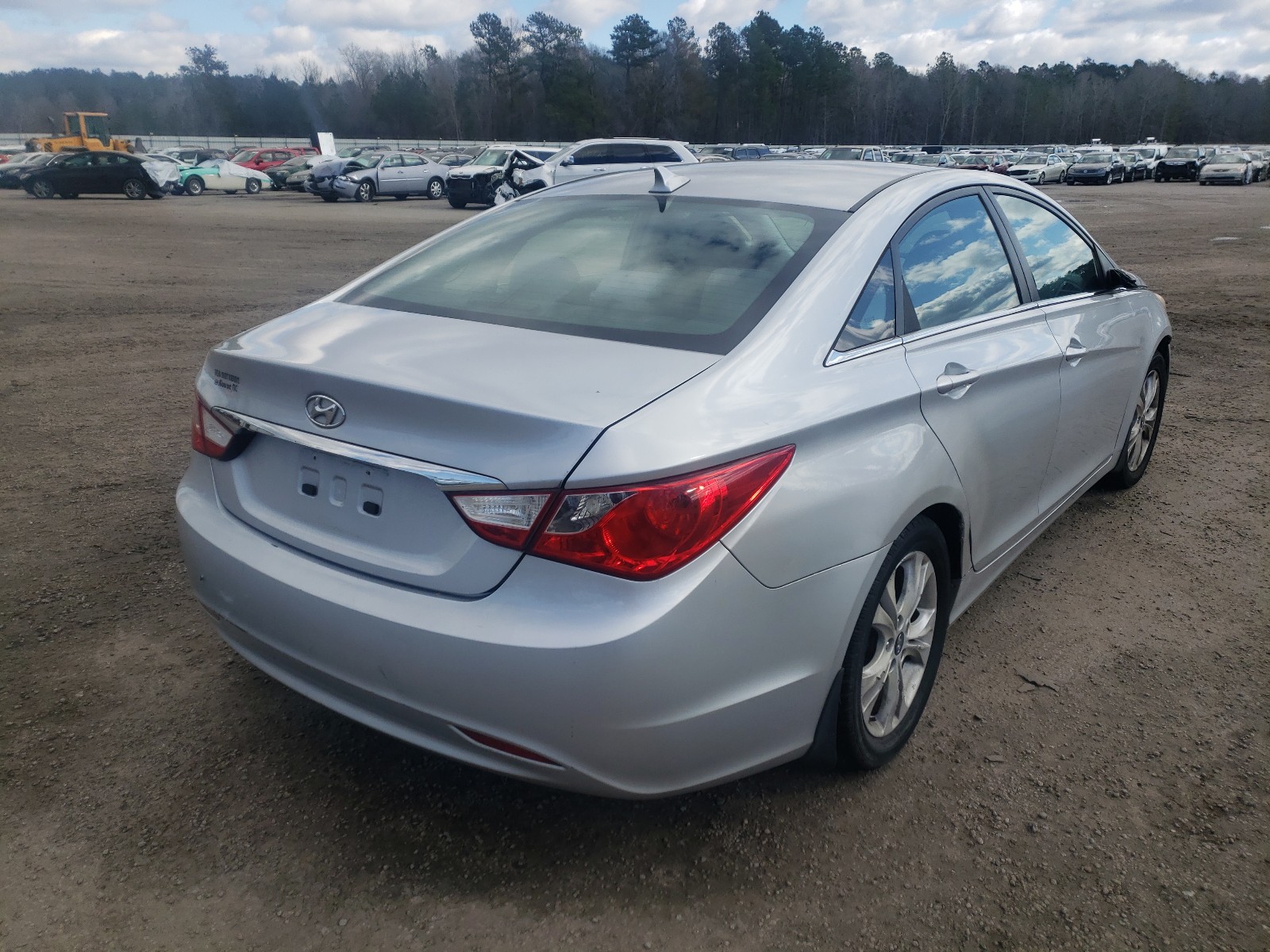 Photo 4 from auction – 2011 HYUNDAI SONATA GLS with VIN 5NPEB4AC3BH170231