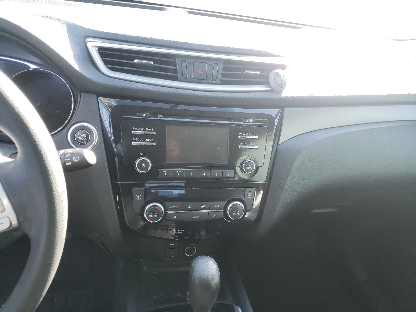 Photo 9 from auction – 2014 NISSAN ROGUE S with VIN 5N1AT2MT3EC858351