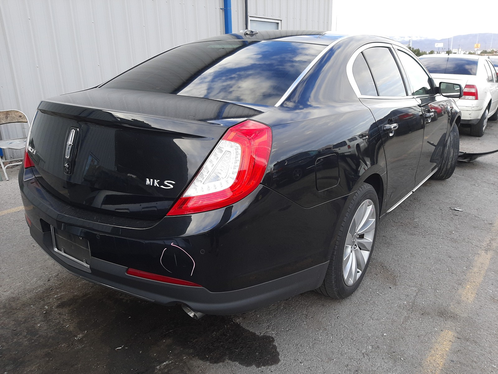 Photo 4 from auction – 2014 LINCOLN MKS with VIN 1LNHL9DKXEG608158