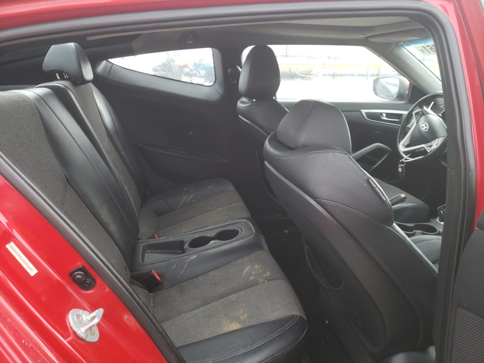 Photo 6 from auction – 2013 HYUNDAI VELOSTER with VIN KMHTC6AD7DU162467