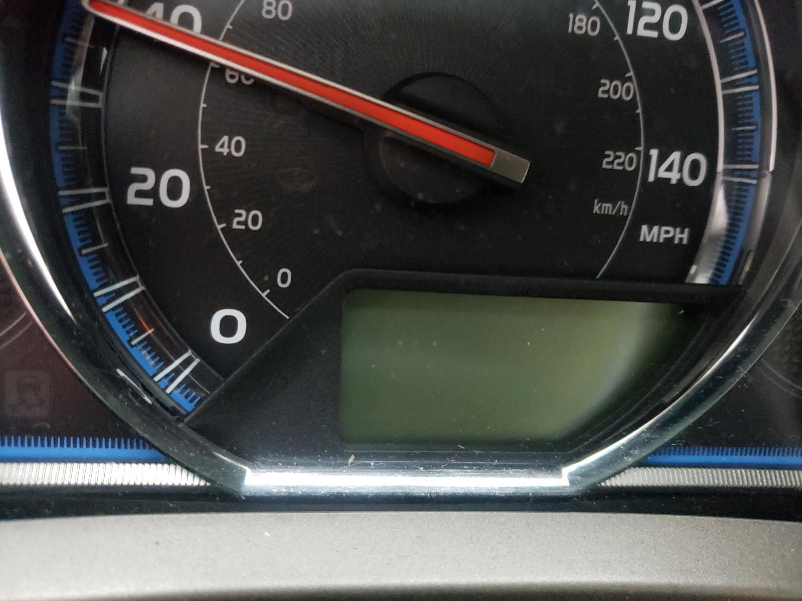 Photo 8 from auction – 2014 TOYOTA RAV4 LIMIT with VIN 2T3YFREV4EW094588