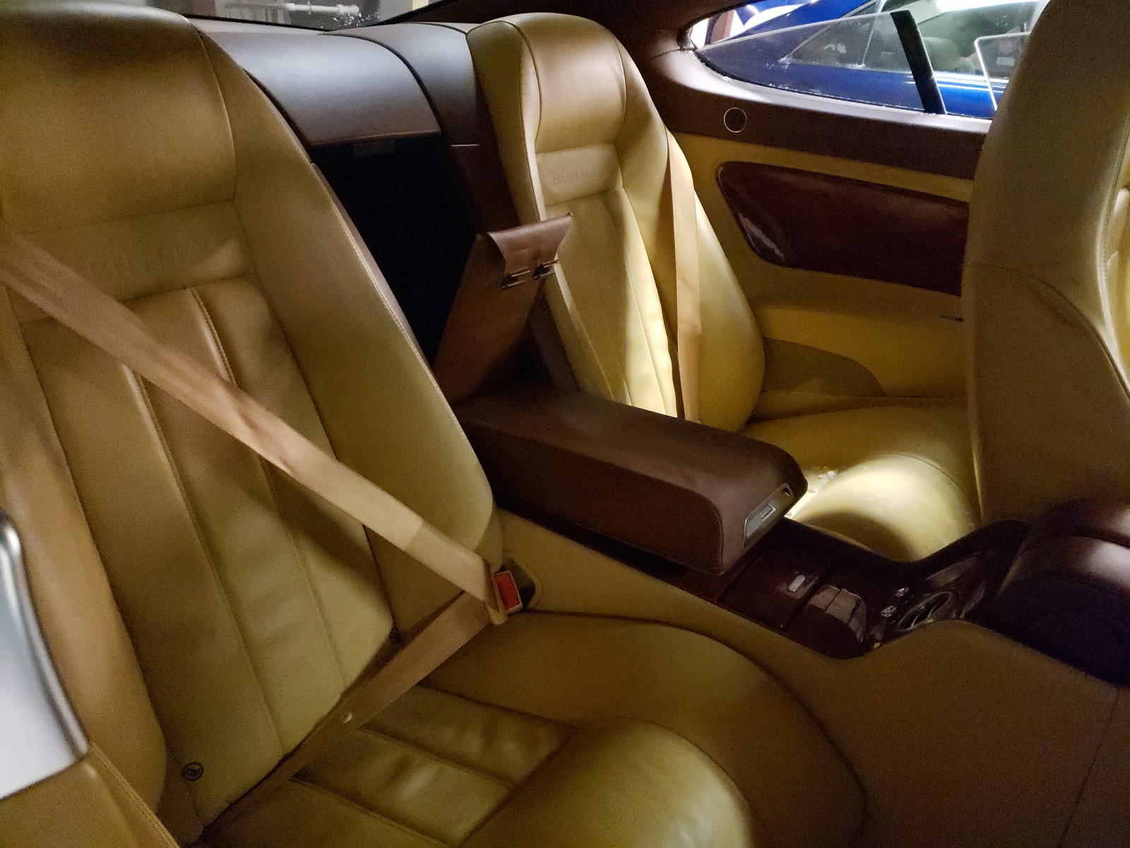 Photo 6 from auction – 2005 BENTLEY CONTINENTA with VIN SCBCR63W35C027837