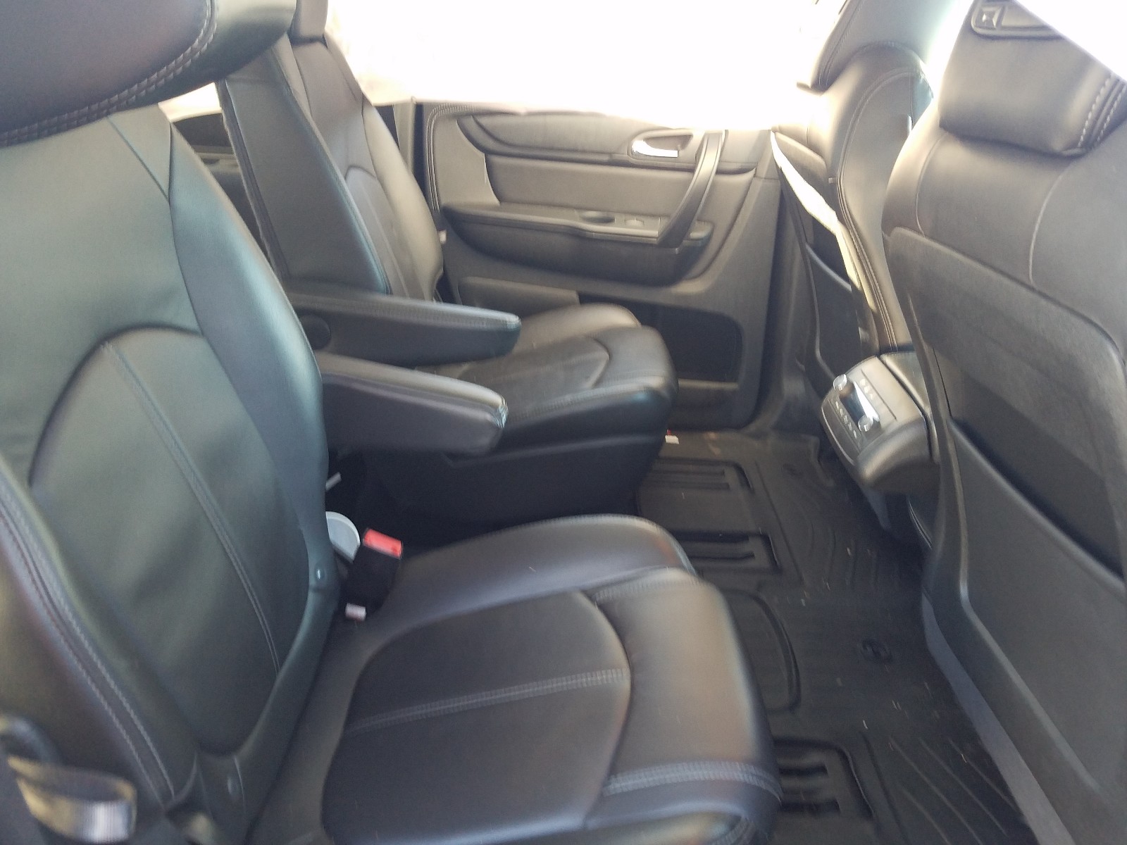 Photo 6 from auction – 2017 CHEVROLET TRAVERSE L with VIN 1GNKVHKD2HJ266156