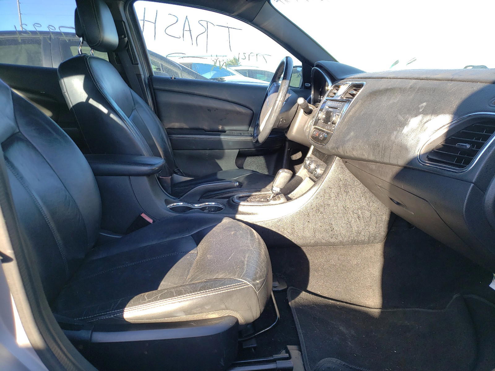 Photo 5 from auction – 2014 CHRYSLER 200 LIMITE with VIN 1C3CCBCG3EN158730