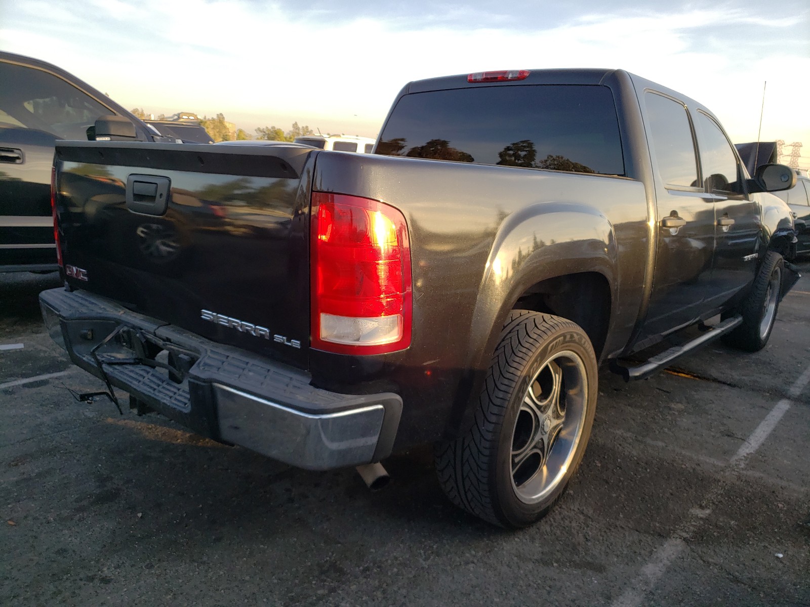 Photo 4 from auction – 2009 GMC SIERRA C15 with VIN 3GTEC23C89G218324